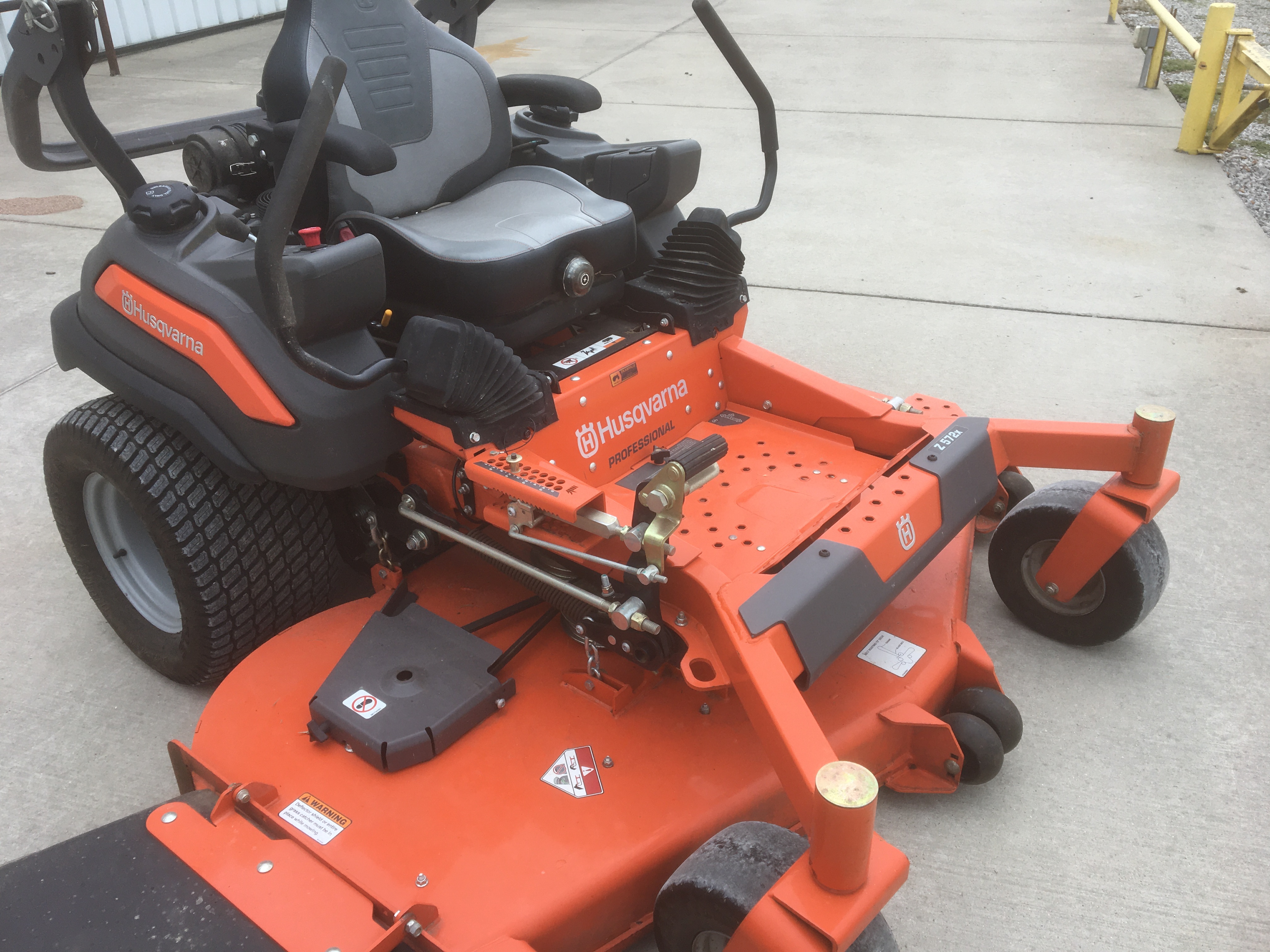  Husqvarna Z572X Lawn Mower