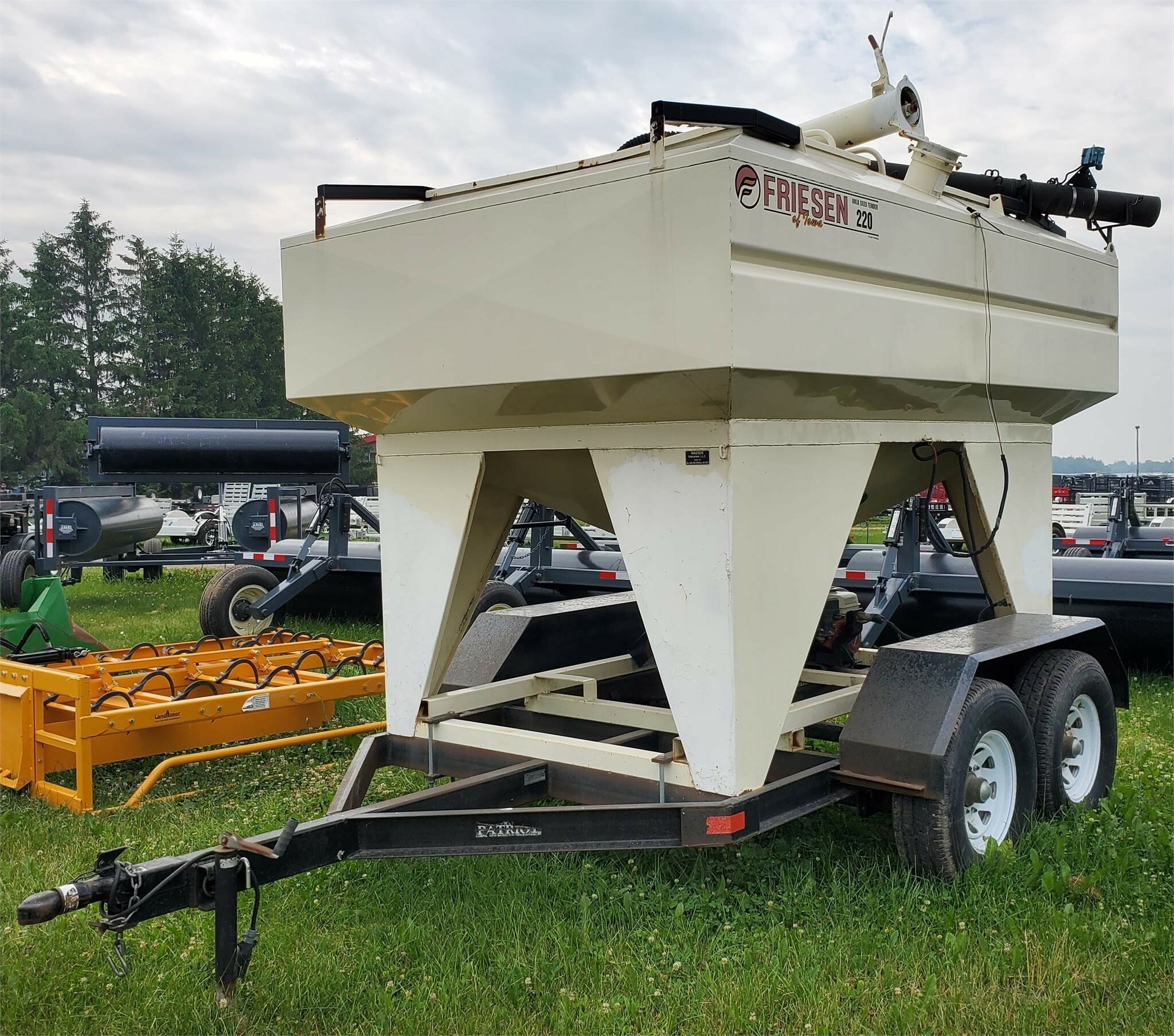  Friesen 220 Seed Tender