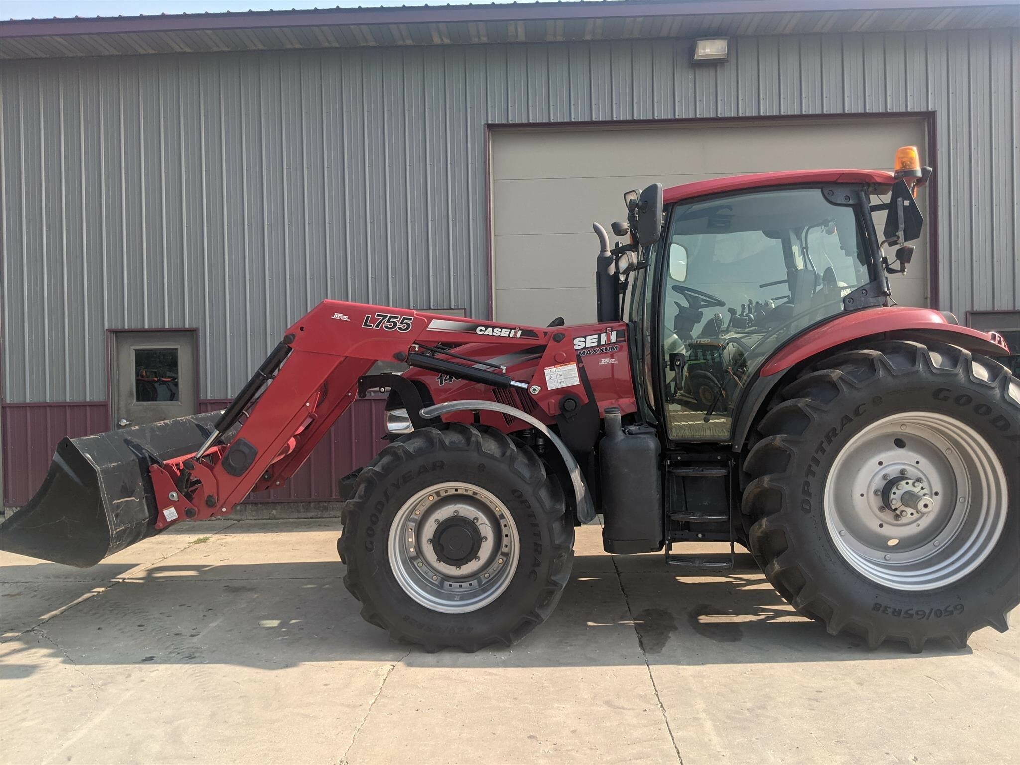 2011 Case IH Maxxum 140 Limited Tractor