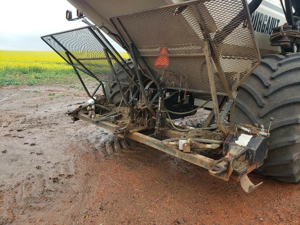 2013 Bourgault 371060 Air Seeder 97,370 Machinery Pete