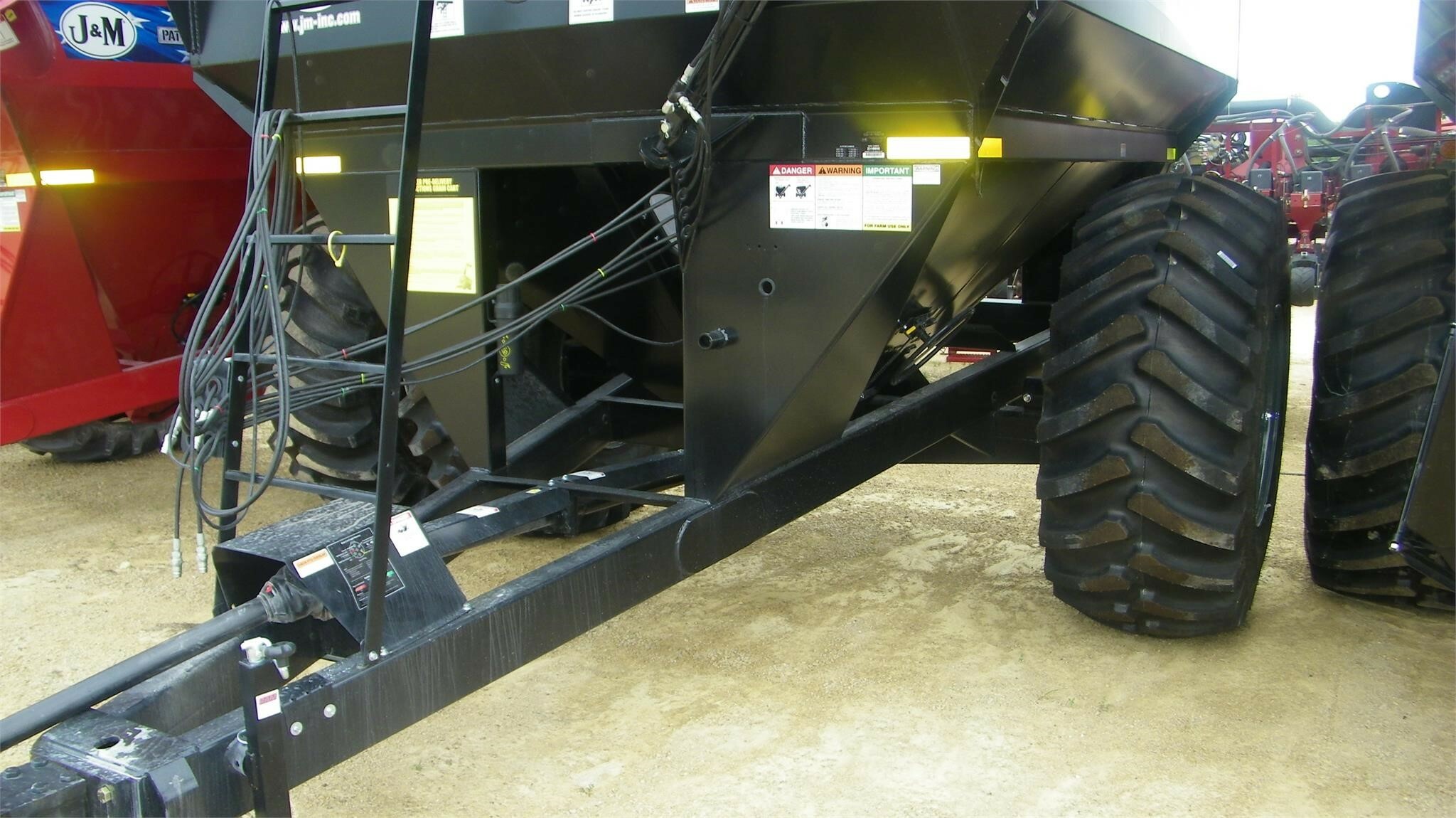 2026 J&M 620-14 Grain Cart