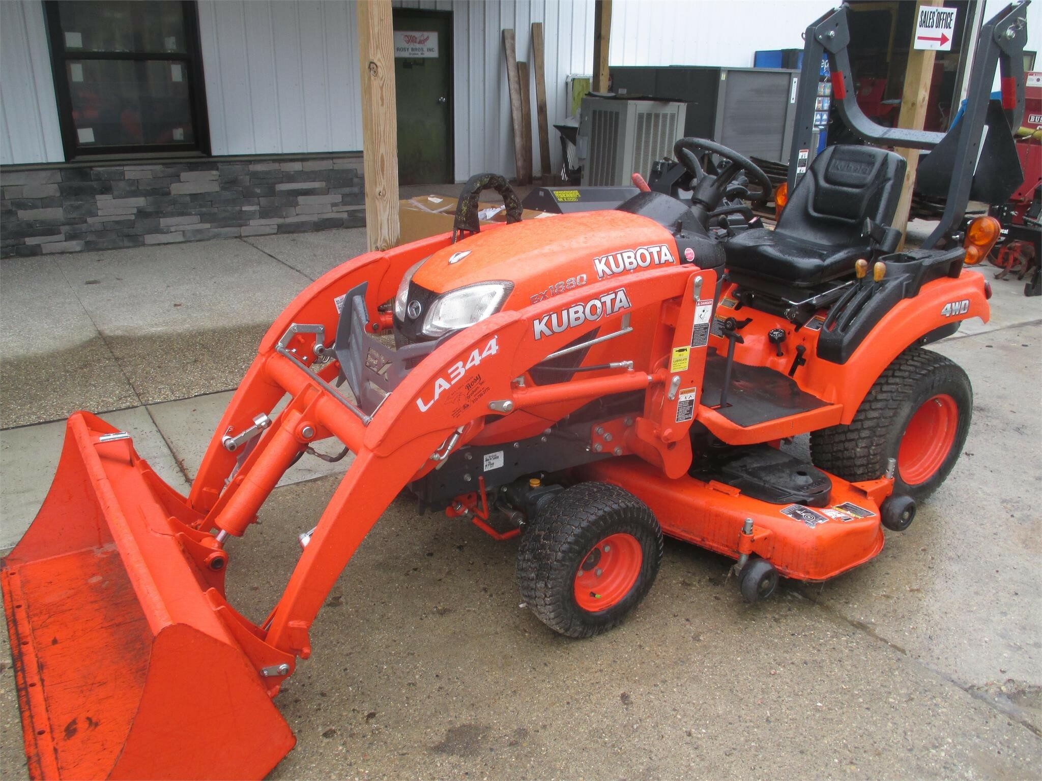  Kubota BX1880 Tractor