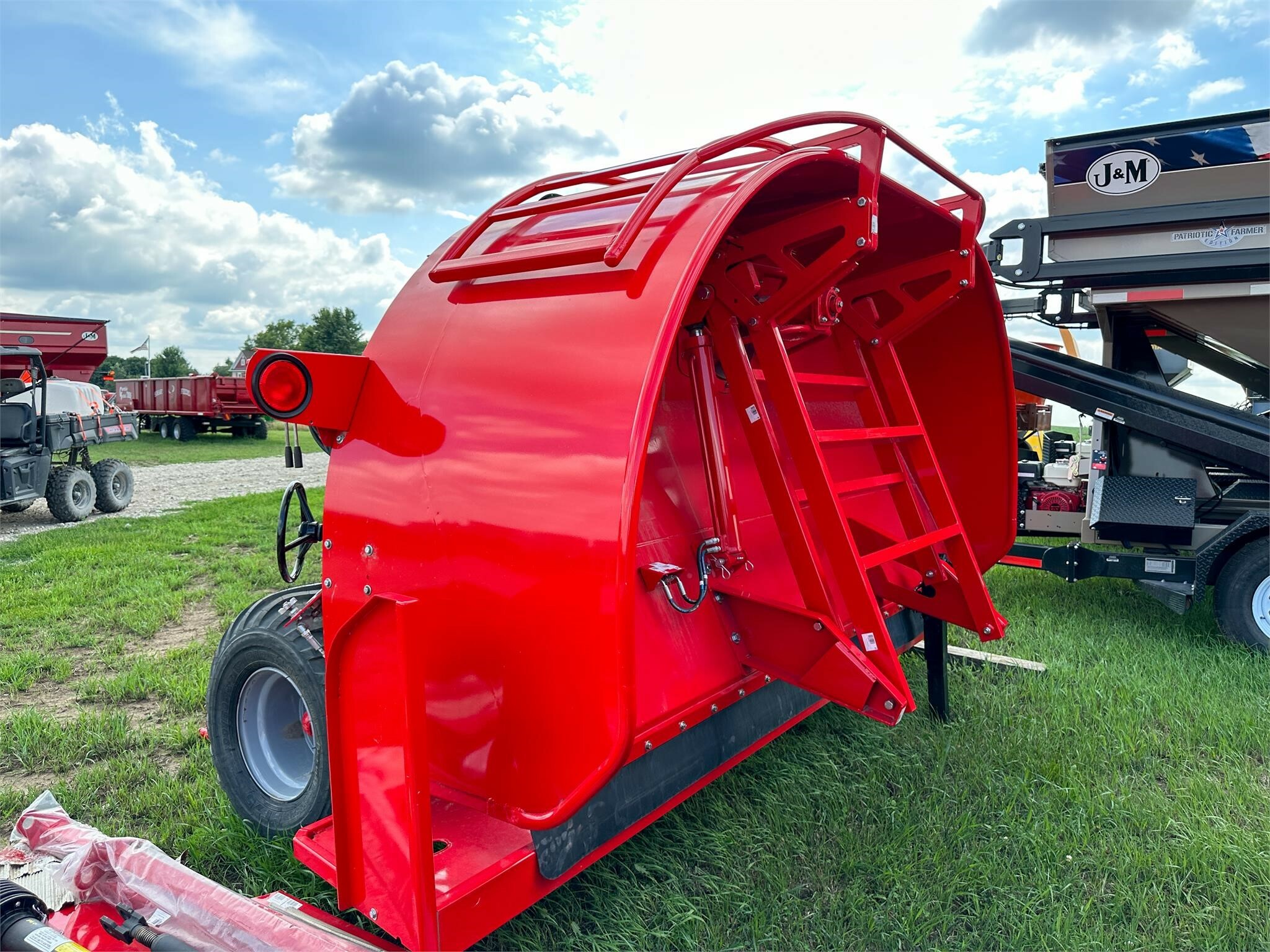 2026 Akron GTT5010 Grain Bagger
