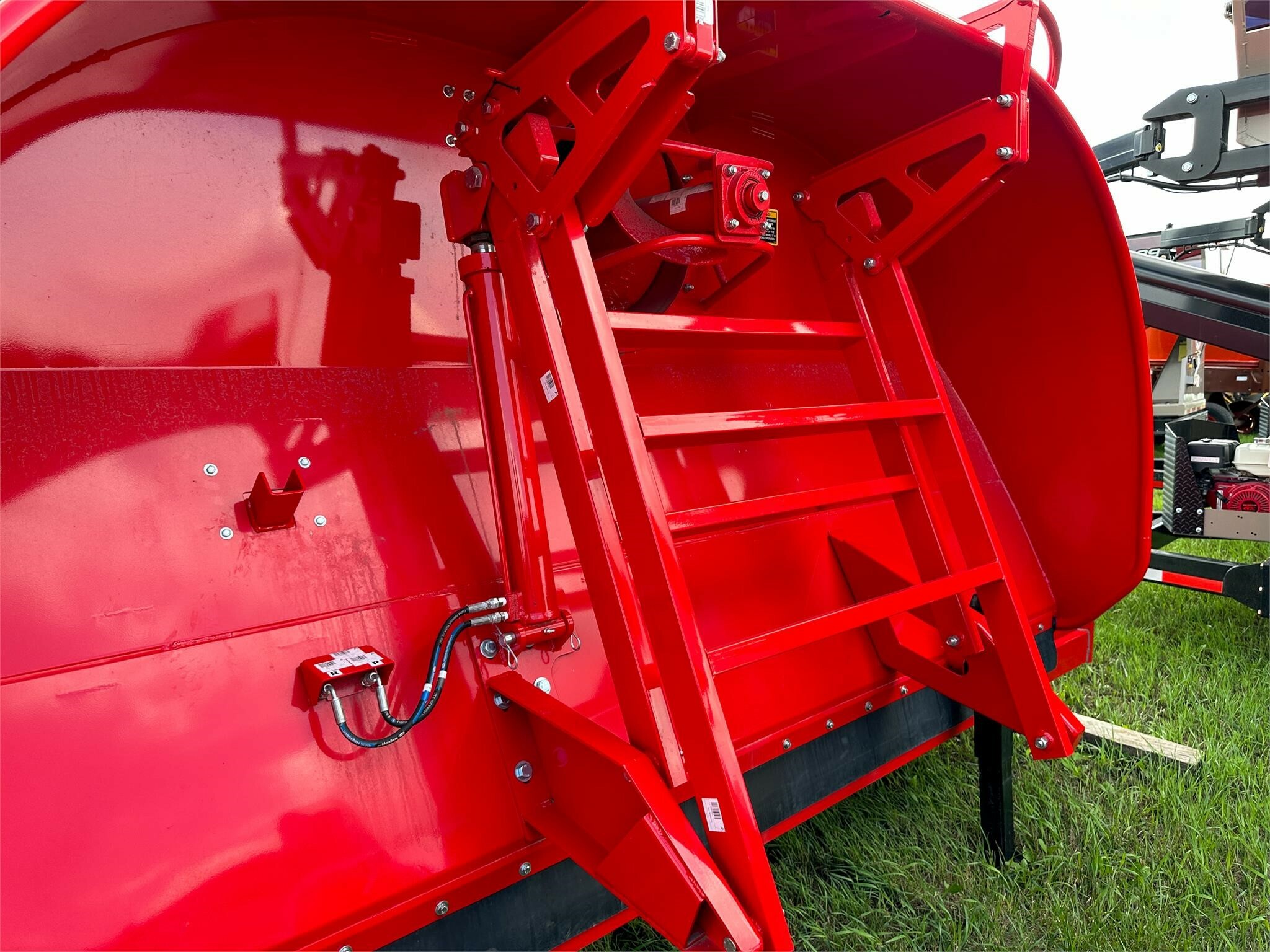 2026 Akron GTT5010 Grain Bagger