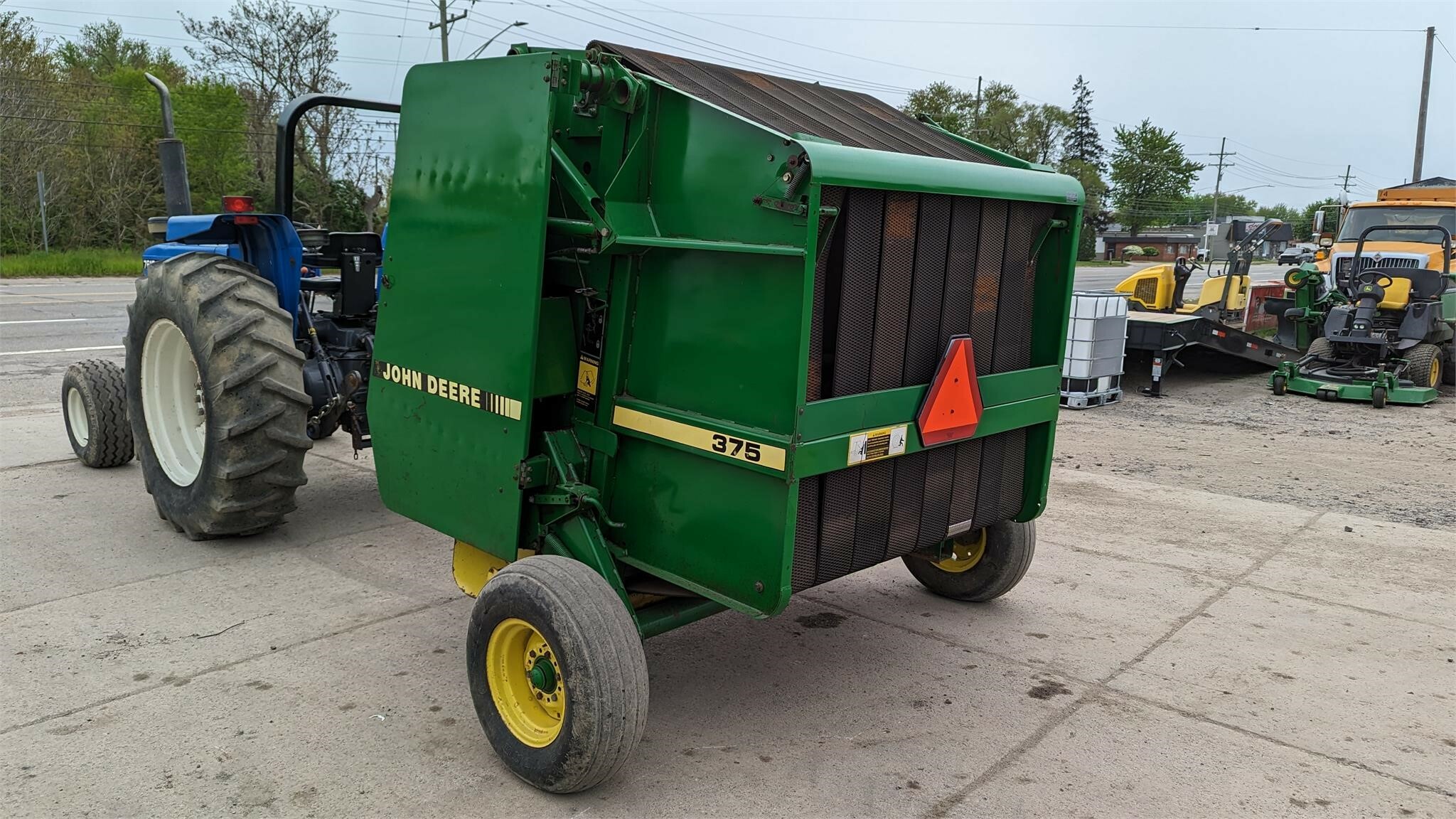 John Deere 375 Round Baler 6,500 Machinery Pete