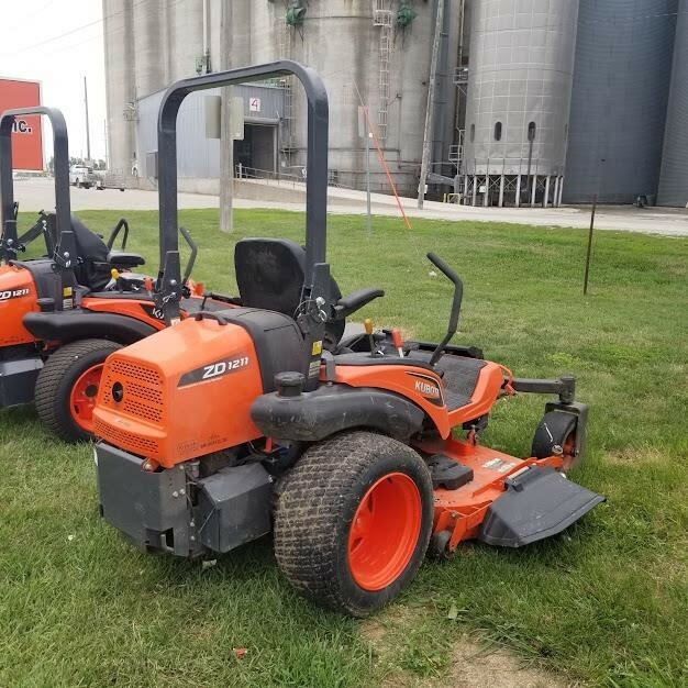 2019 Kubota ZD1211L Lawn Mower