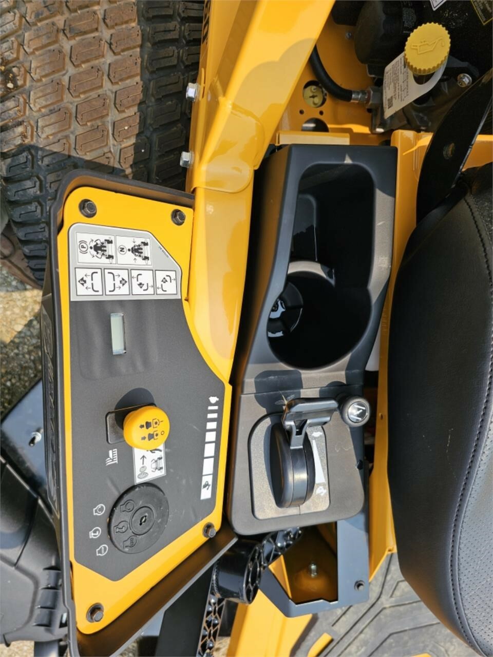 2023 Cub Cadet ULTIMA ZT3 60 Lawn Mower