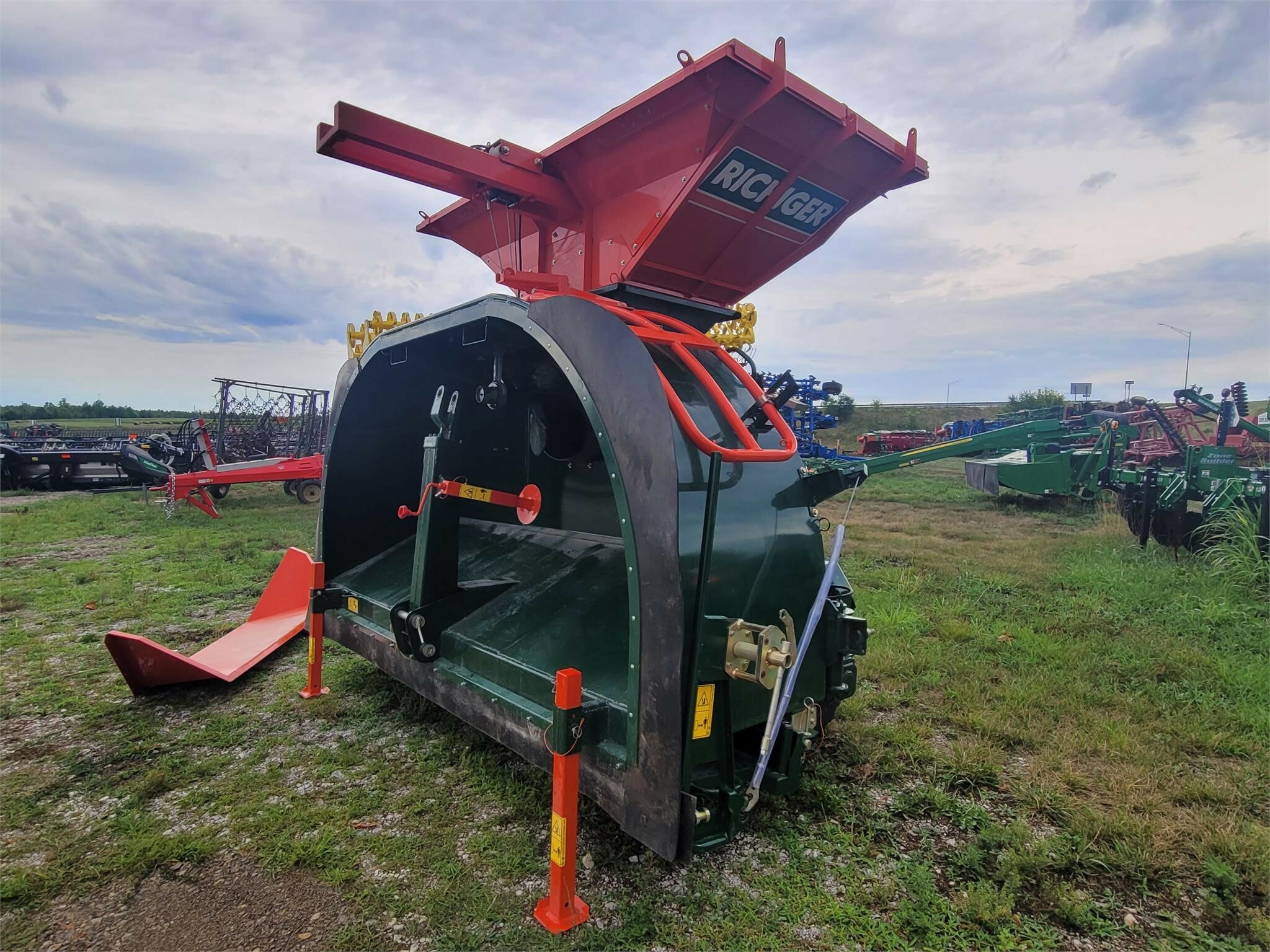 2026 Richiger R1090 Grain Bagger