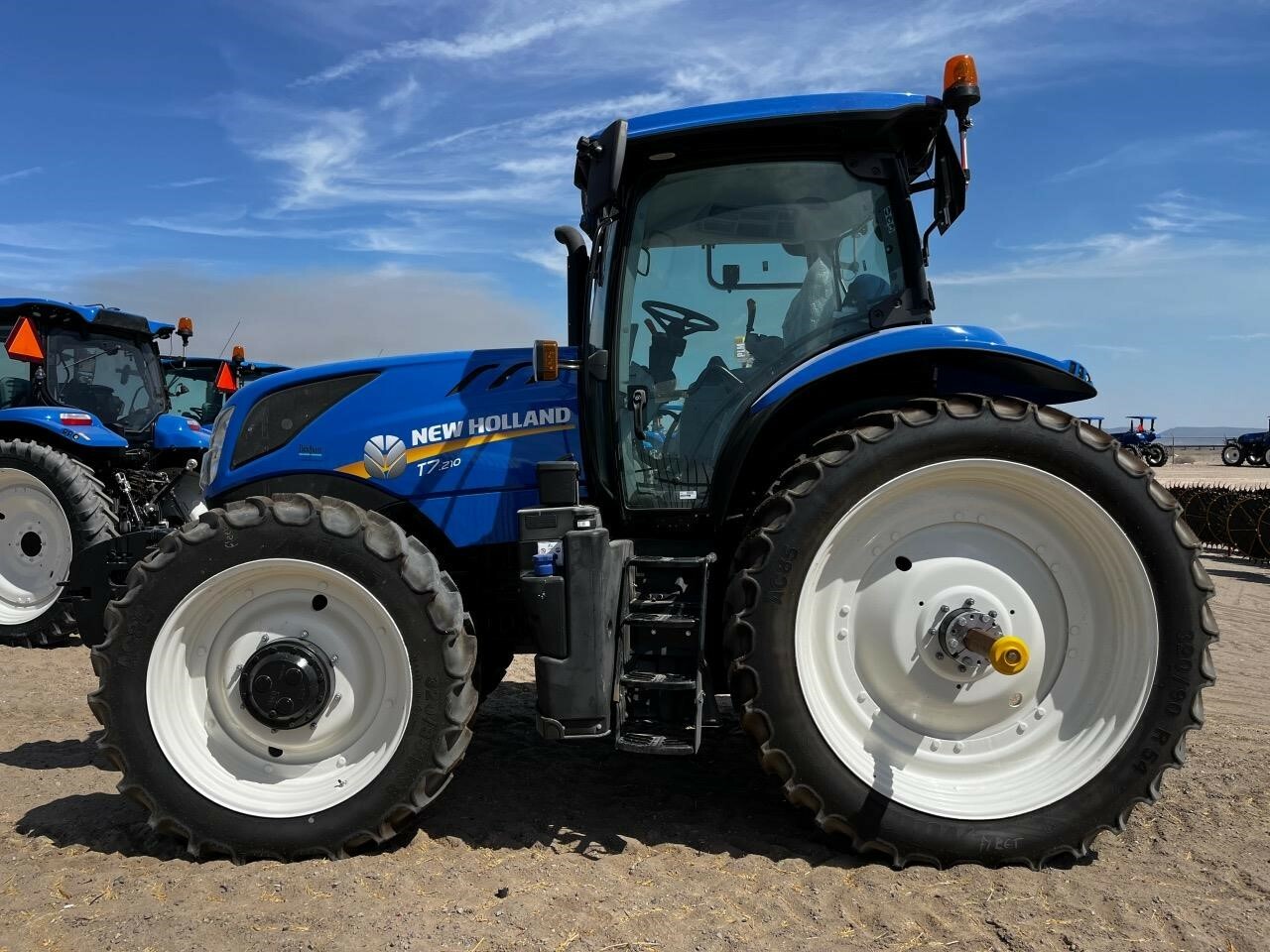 2023 New Holland T7.210 Tractor