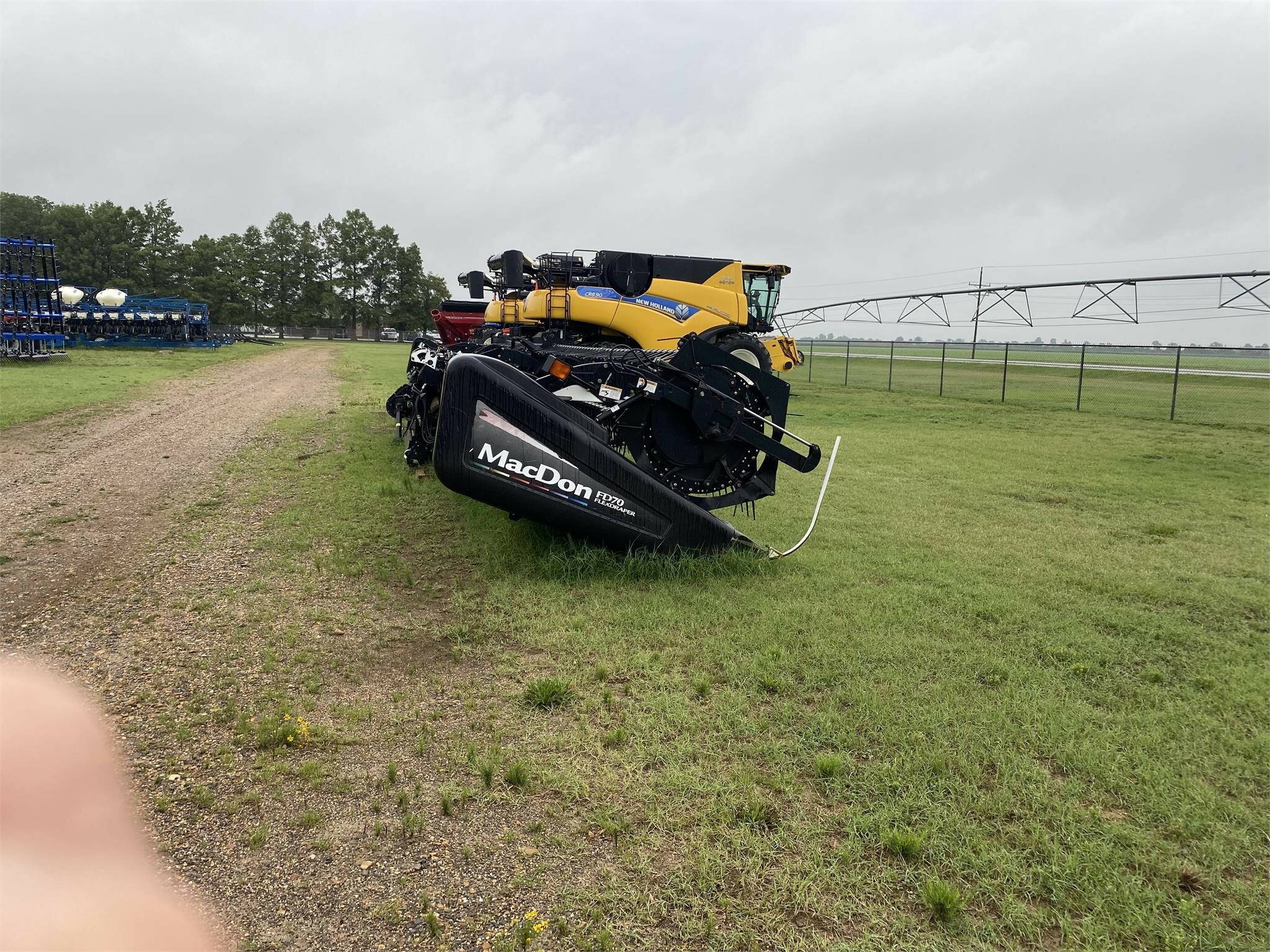 2010 MacDon FD70 Platform