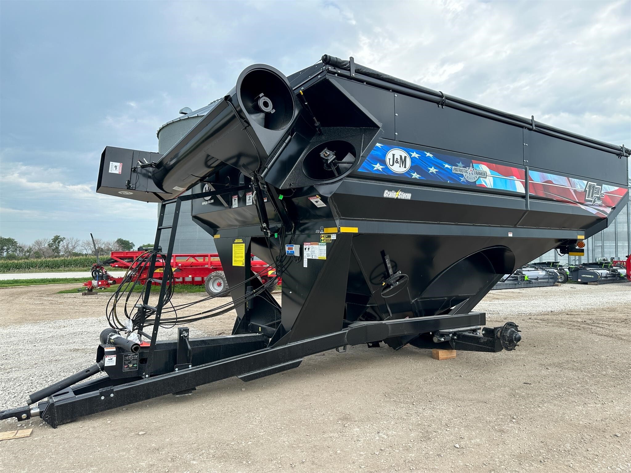 2026 J&M 1112 Grain Cart