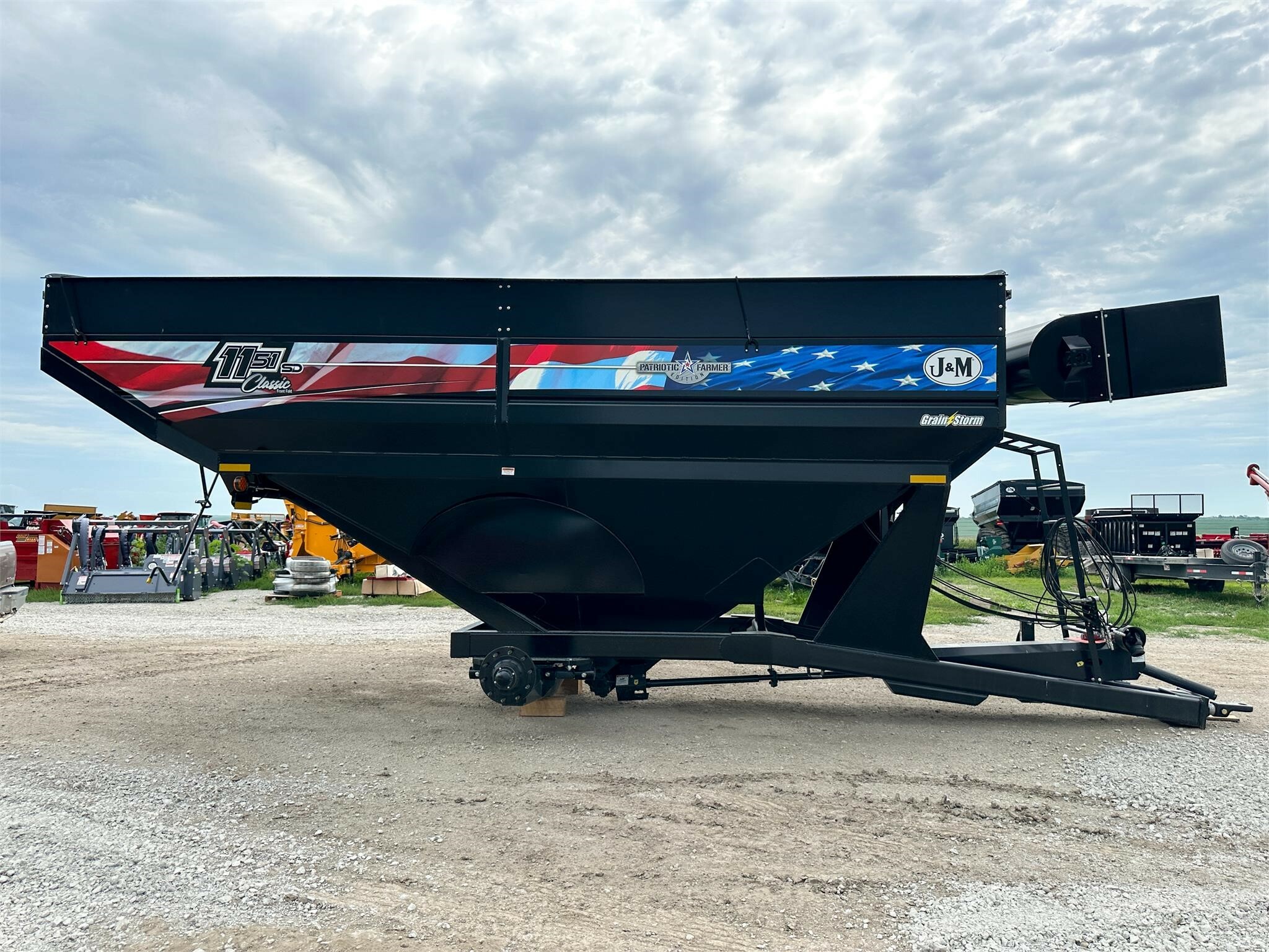 2026 J&M 1112 Grain Cart