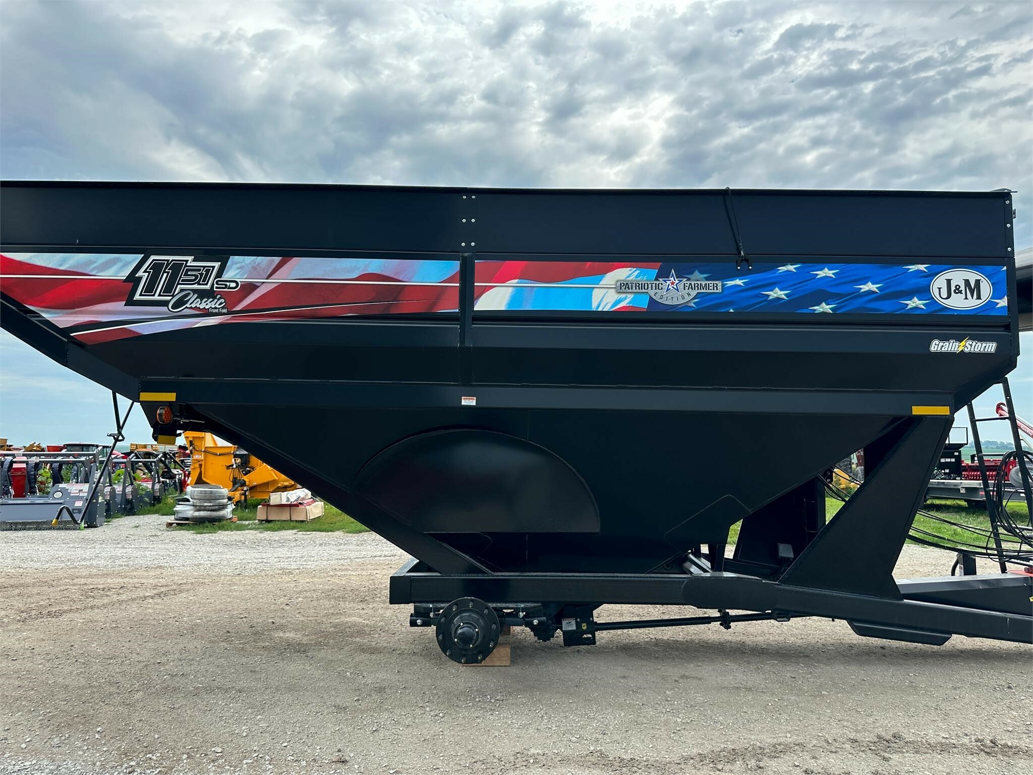 2026 J&M 1112 Grain Cart