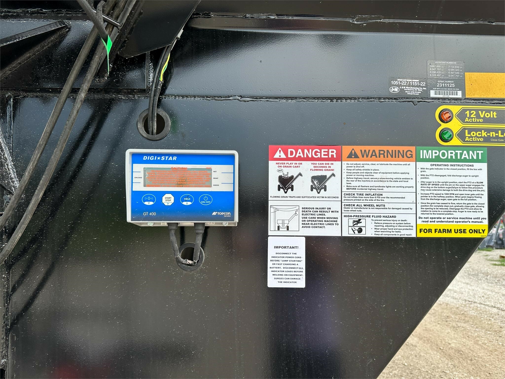 2026 J&M 1112 Grain Cart