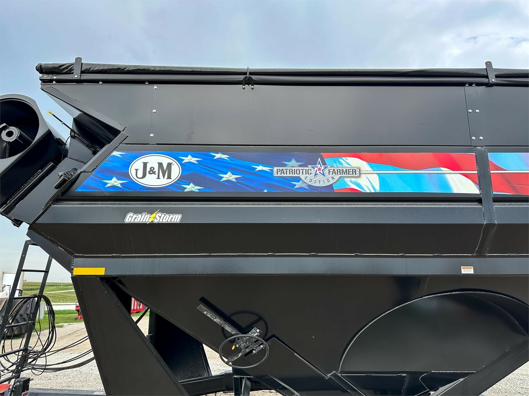 2026 J&M 1112 Grain Cart