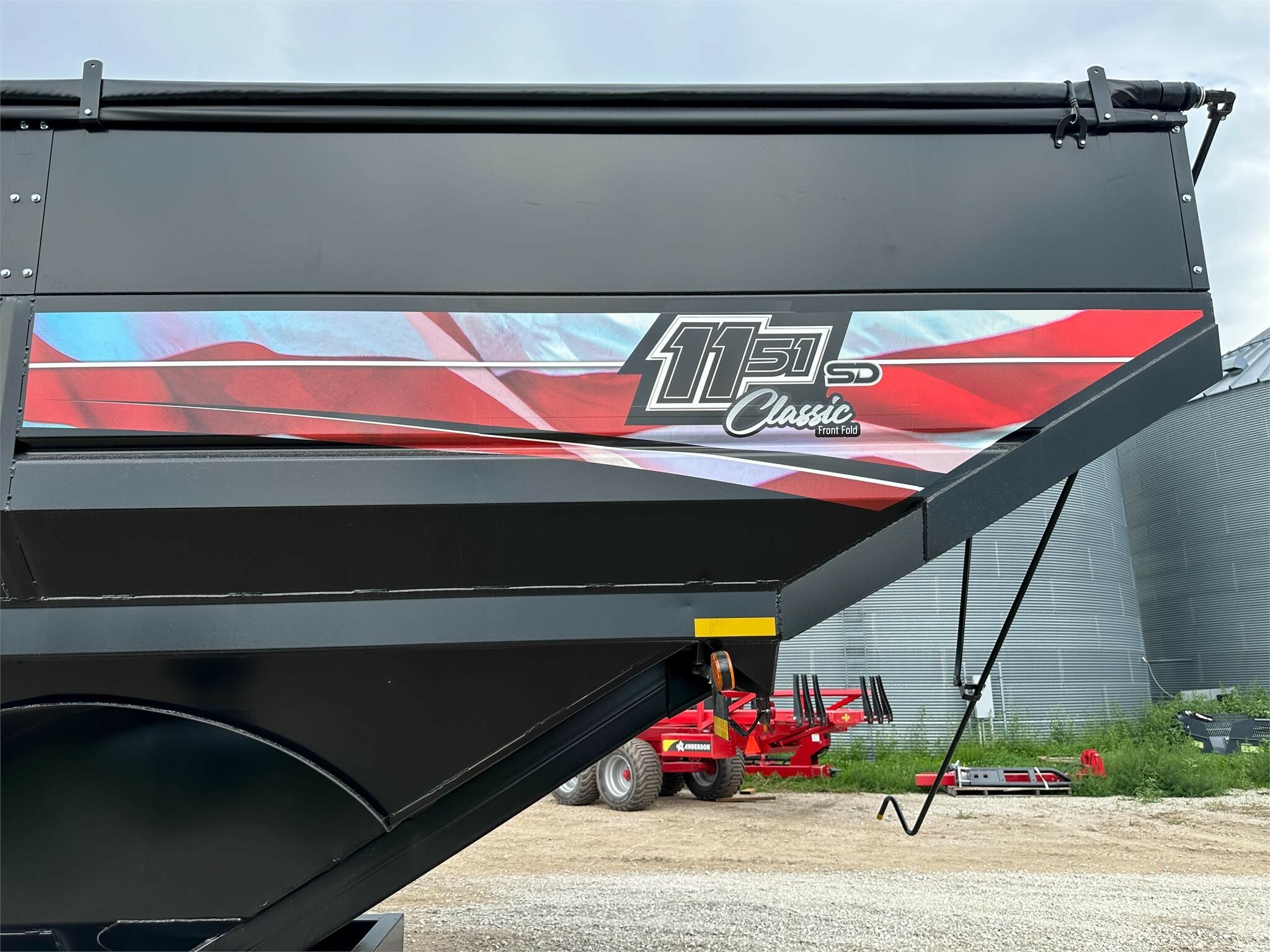 2026 J&M 1112 Grain Cart