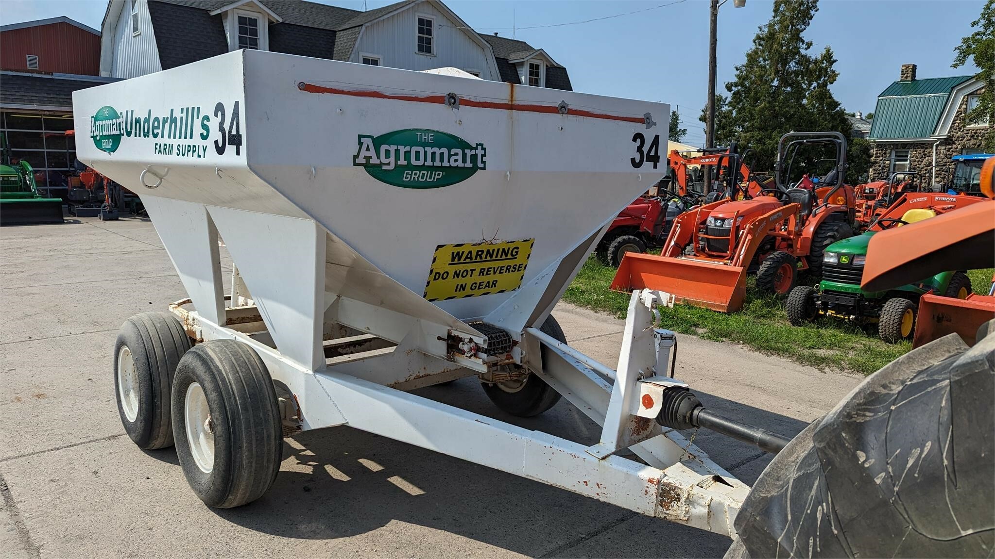 Willmar S500 PullType Fertilizer Spreader 5,900 Machinery Pete