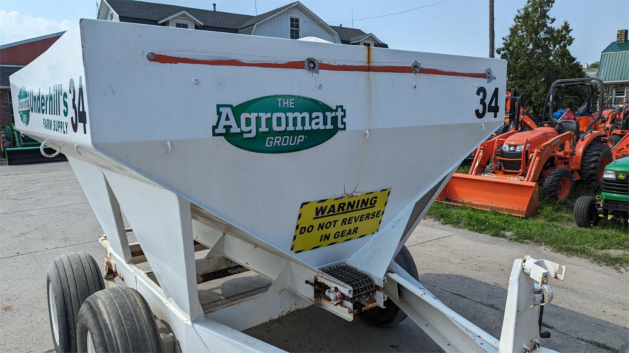 Willmar S500 PullType Fertilizer Spreader 5,900 Machinery Pete