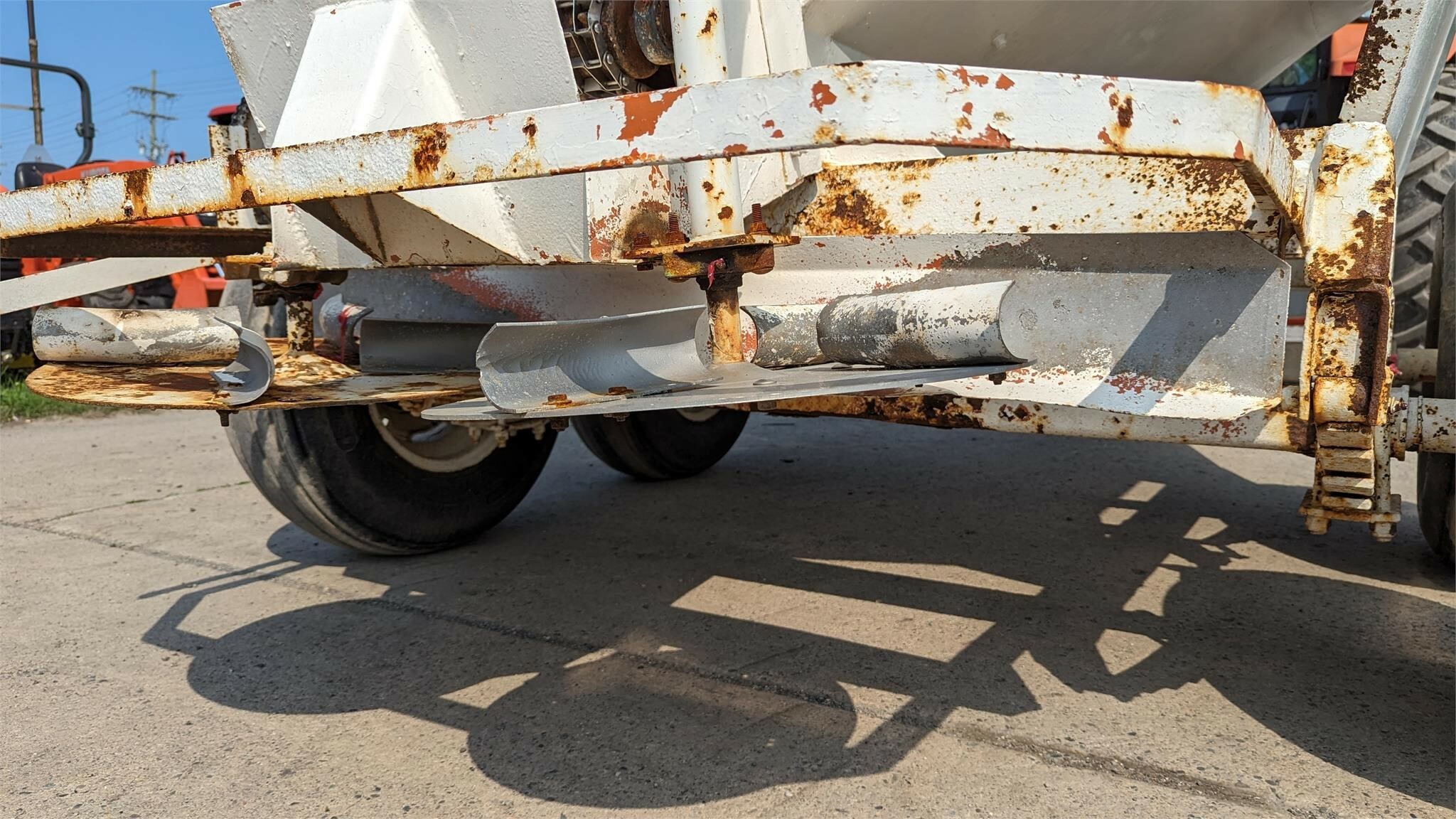 Willmar S500 PullType Fertilizer Spreader 5,900 Machinery Pete