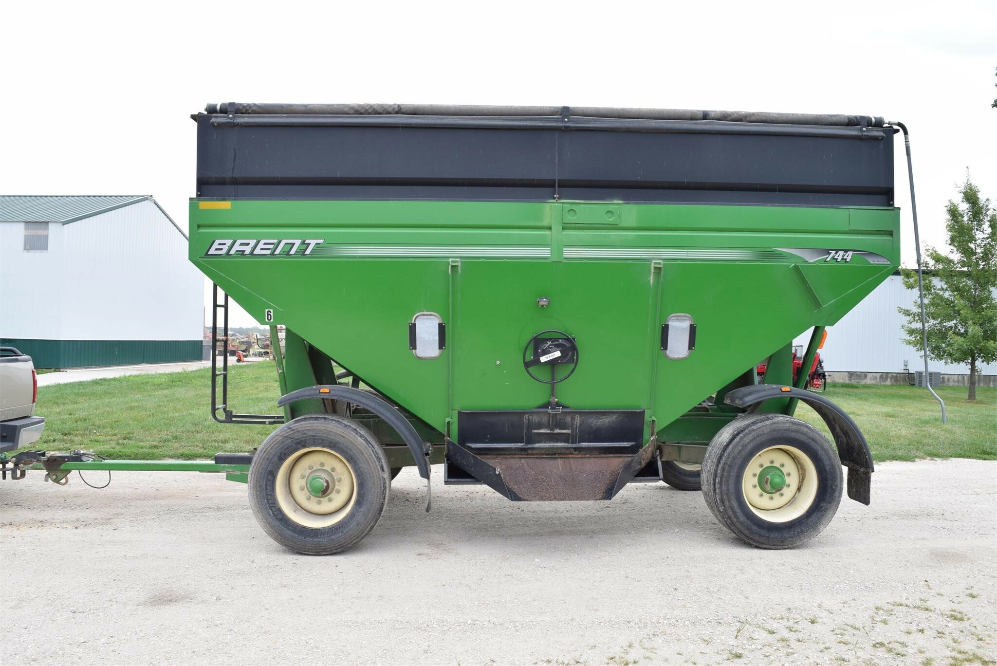  Brent 744 Gravity Wagon
