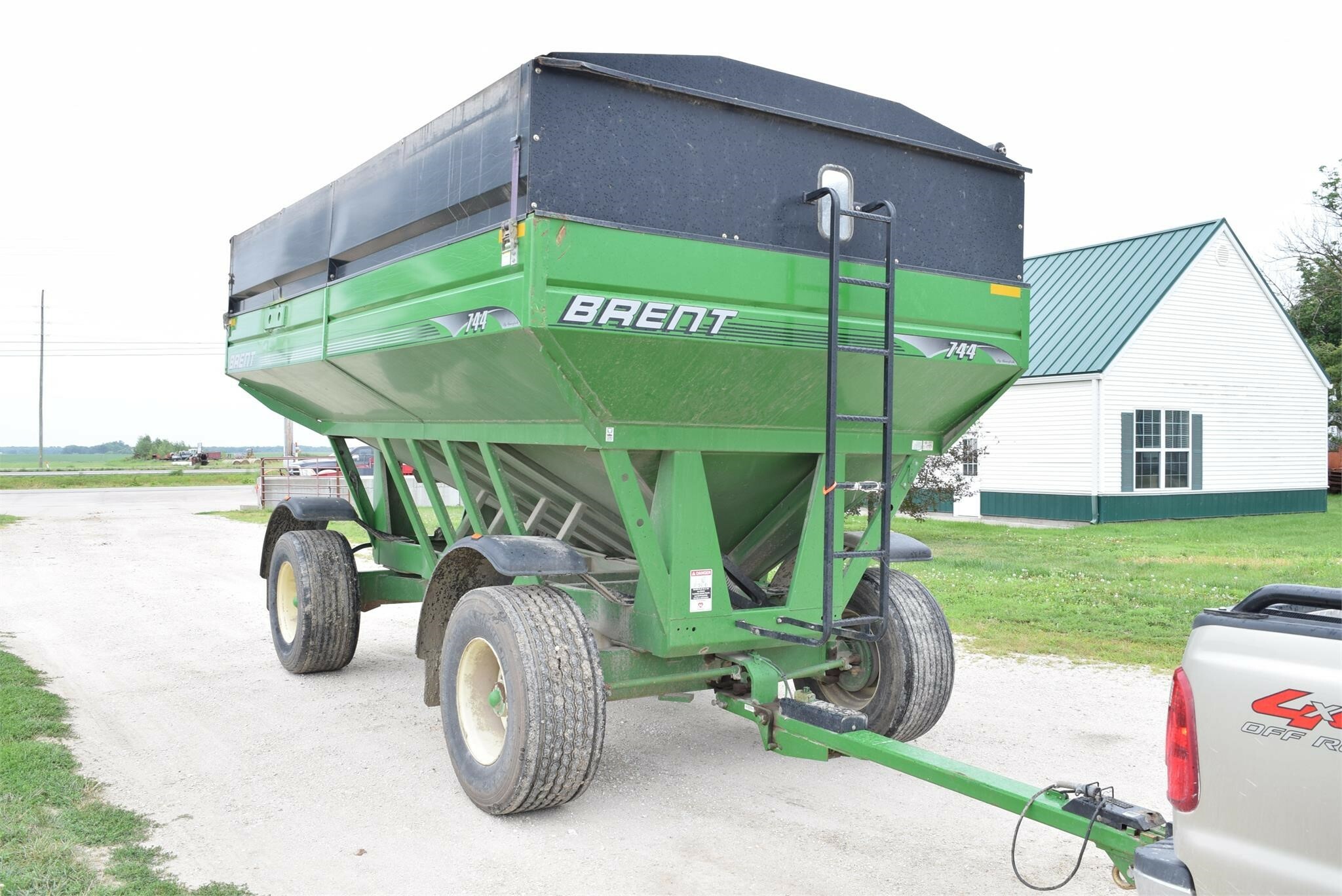  Brent 744 Gravity Wagon