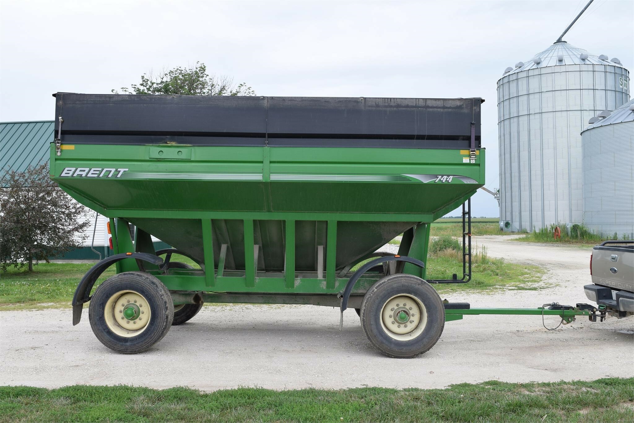  Brent 744 Gravity Wagon