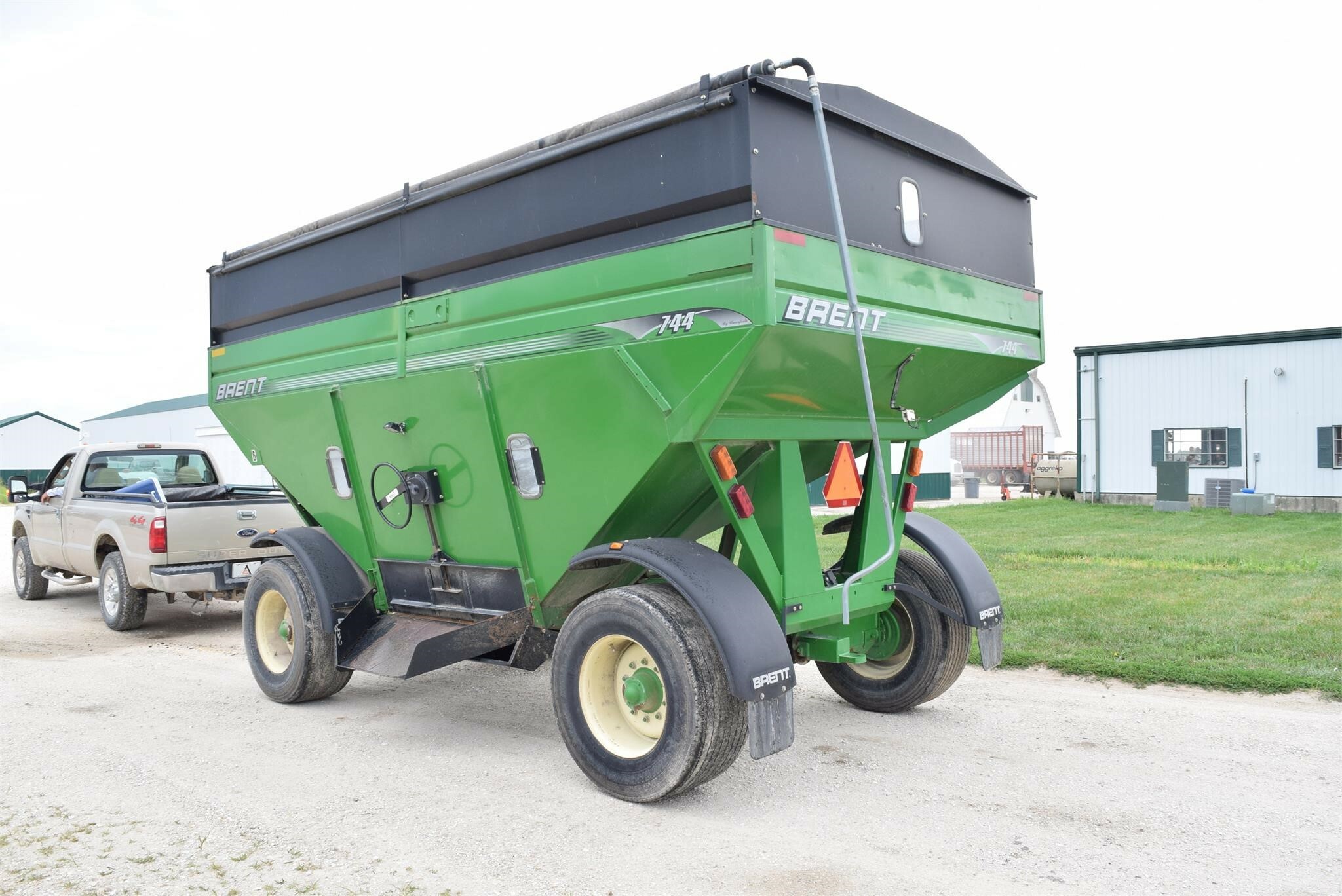  Brent 744 Gravity Wagon
