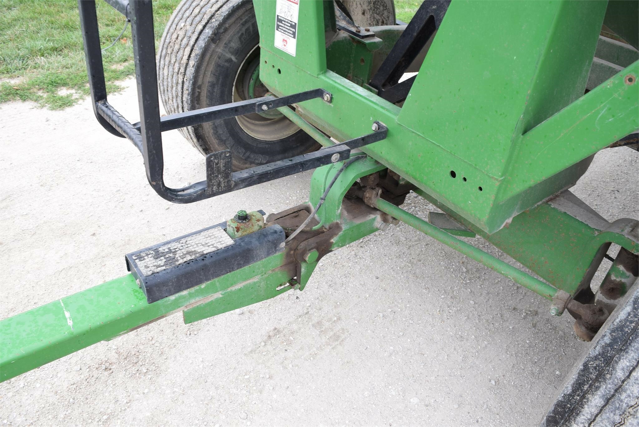  Brent 744 Gravity Wagon