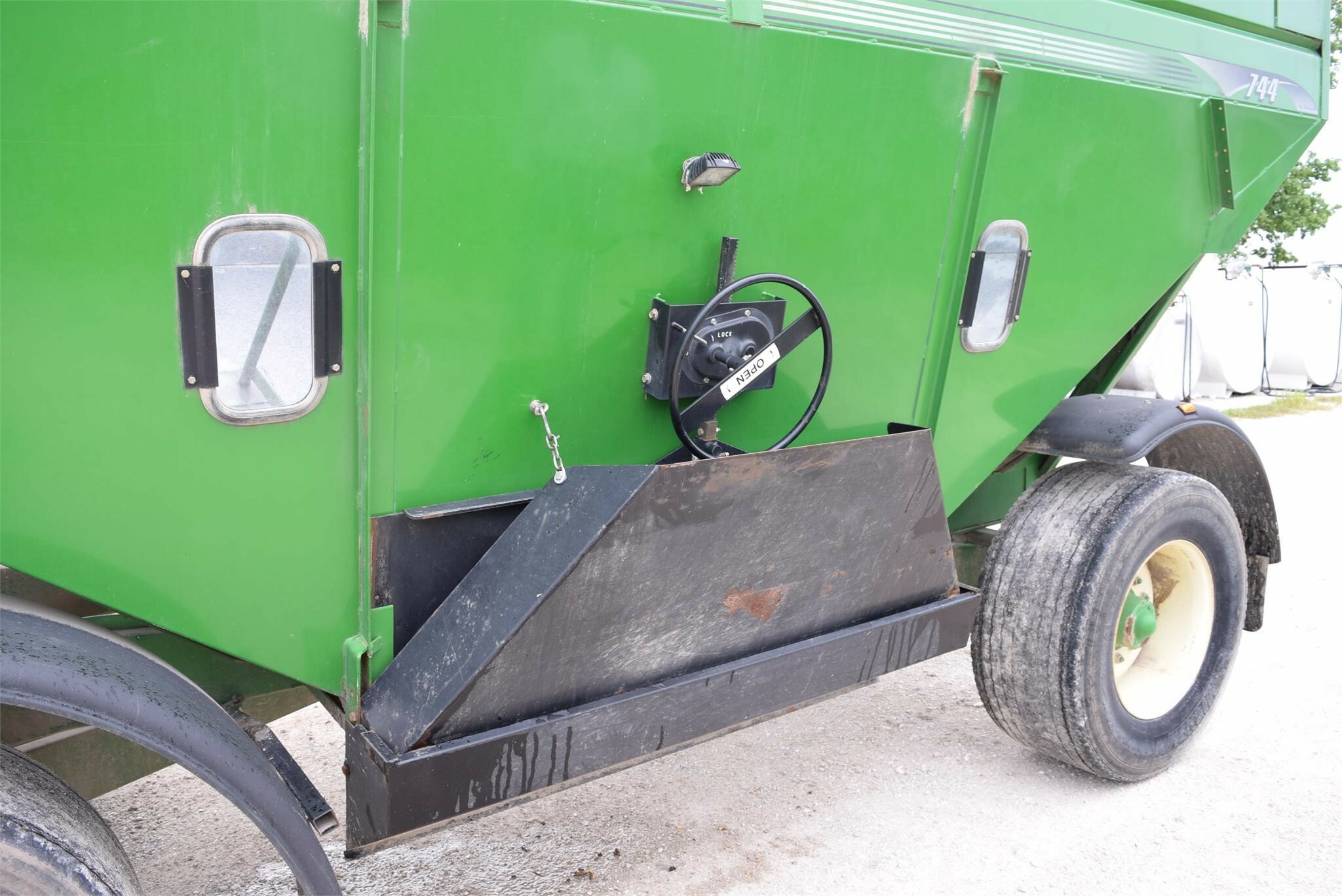  Brent 744 Gravity Wagon