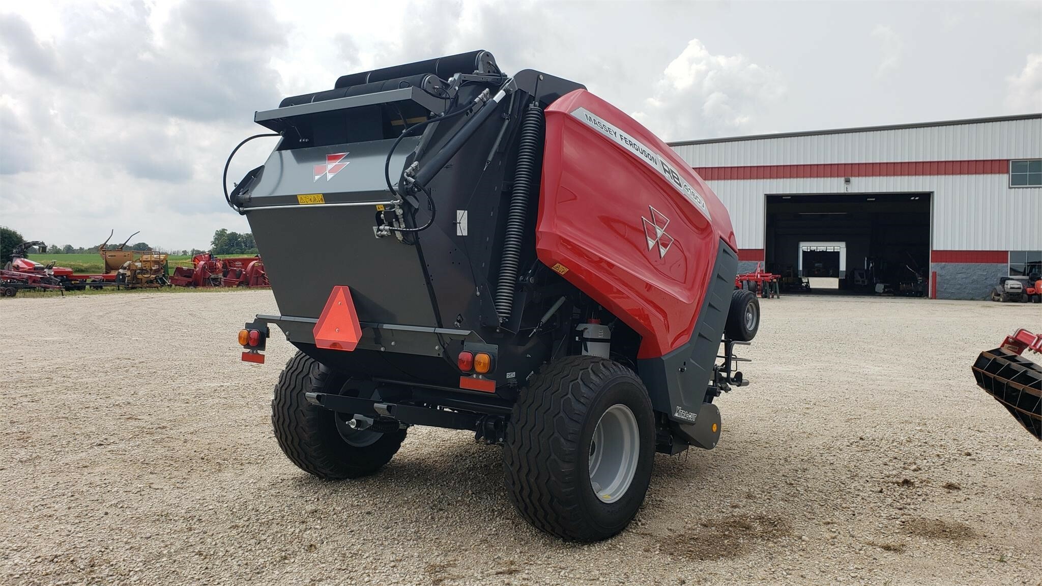  Massey Ferguson RB4160V Round Baler