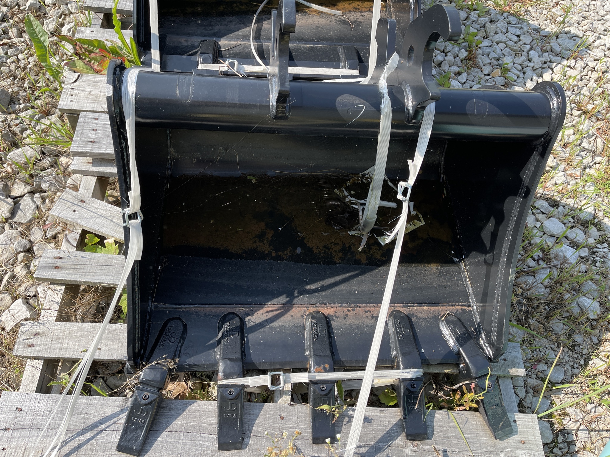 2021 John Deere BYT10968 Loader and Skid Steer Attachment