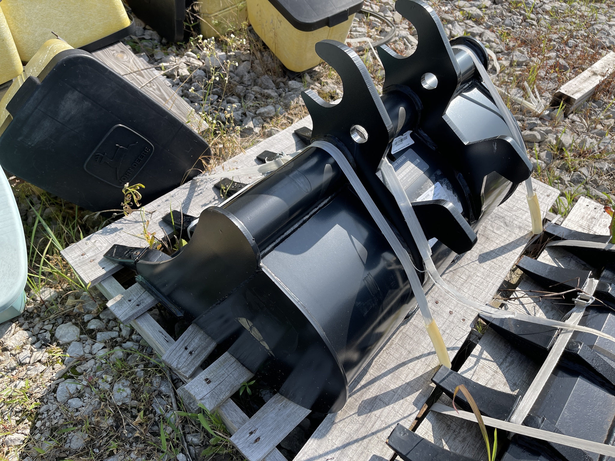 2021 John Deere BYT10968 Loader and Skid Steer Attachment