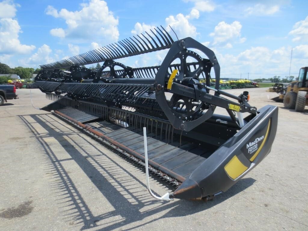 2018 MacDon FD130 Platform 74,500 Machinery Pete