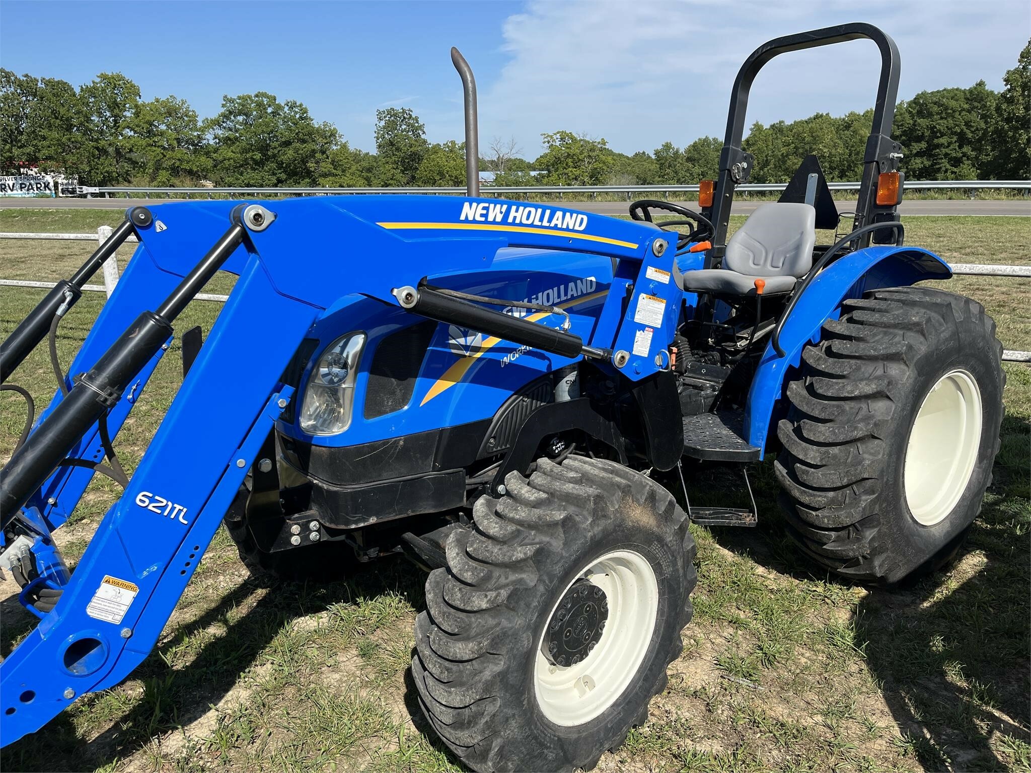  New Holland Workmaster 70 Tractor