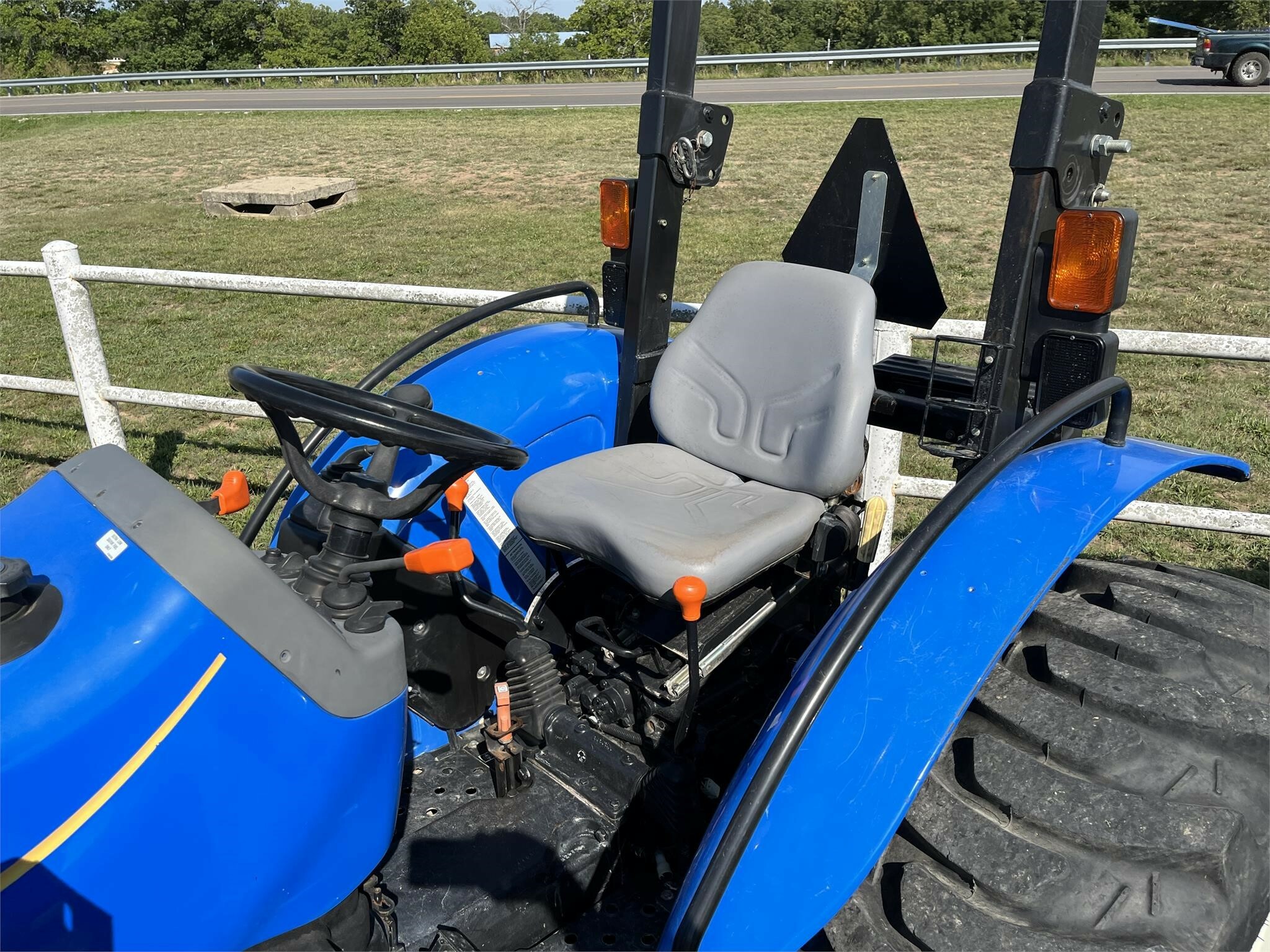  New Holland Workmaster 70 Tractor
