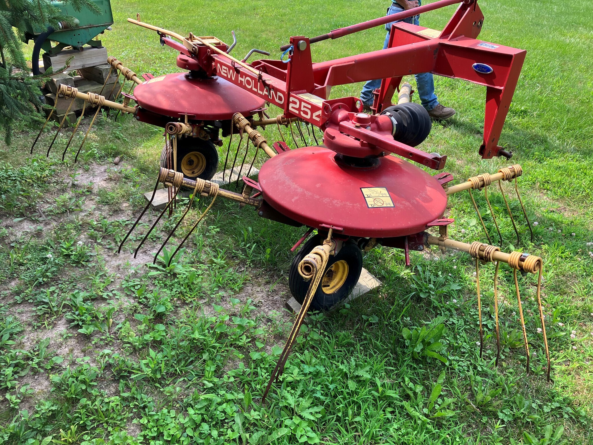  New Holland 254 Rake