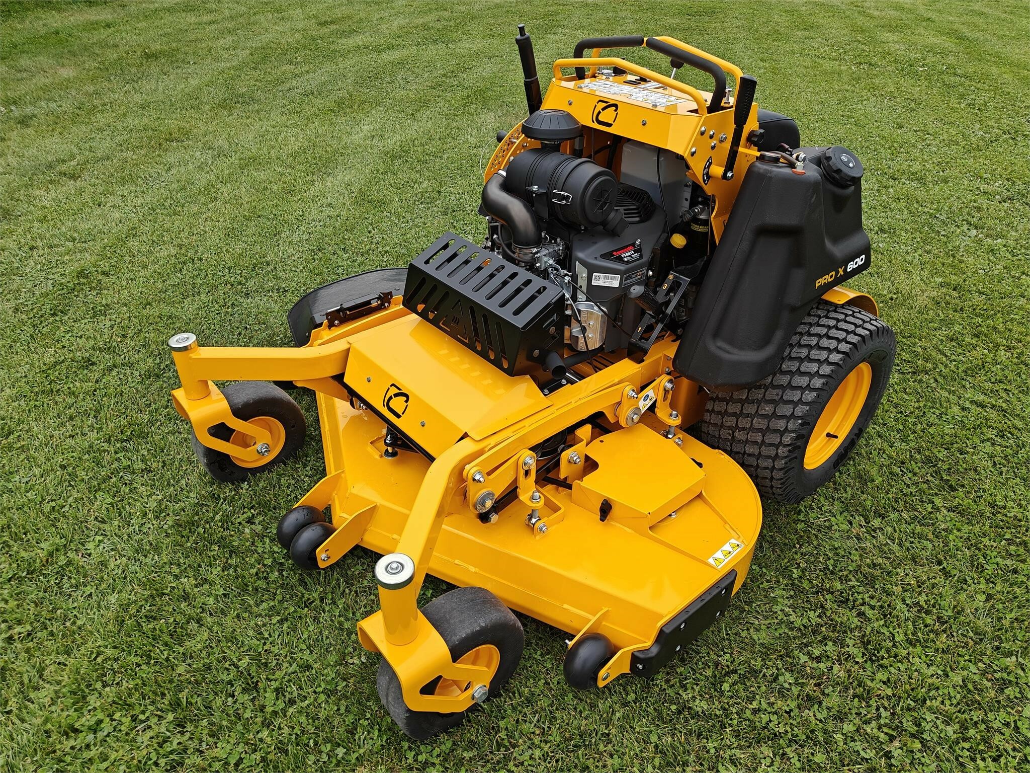 2023 Cub Cadet PRO X 660 Lawn Mower