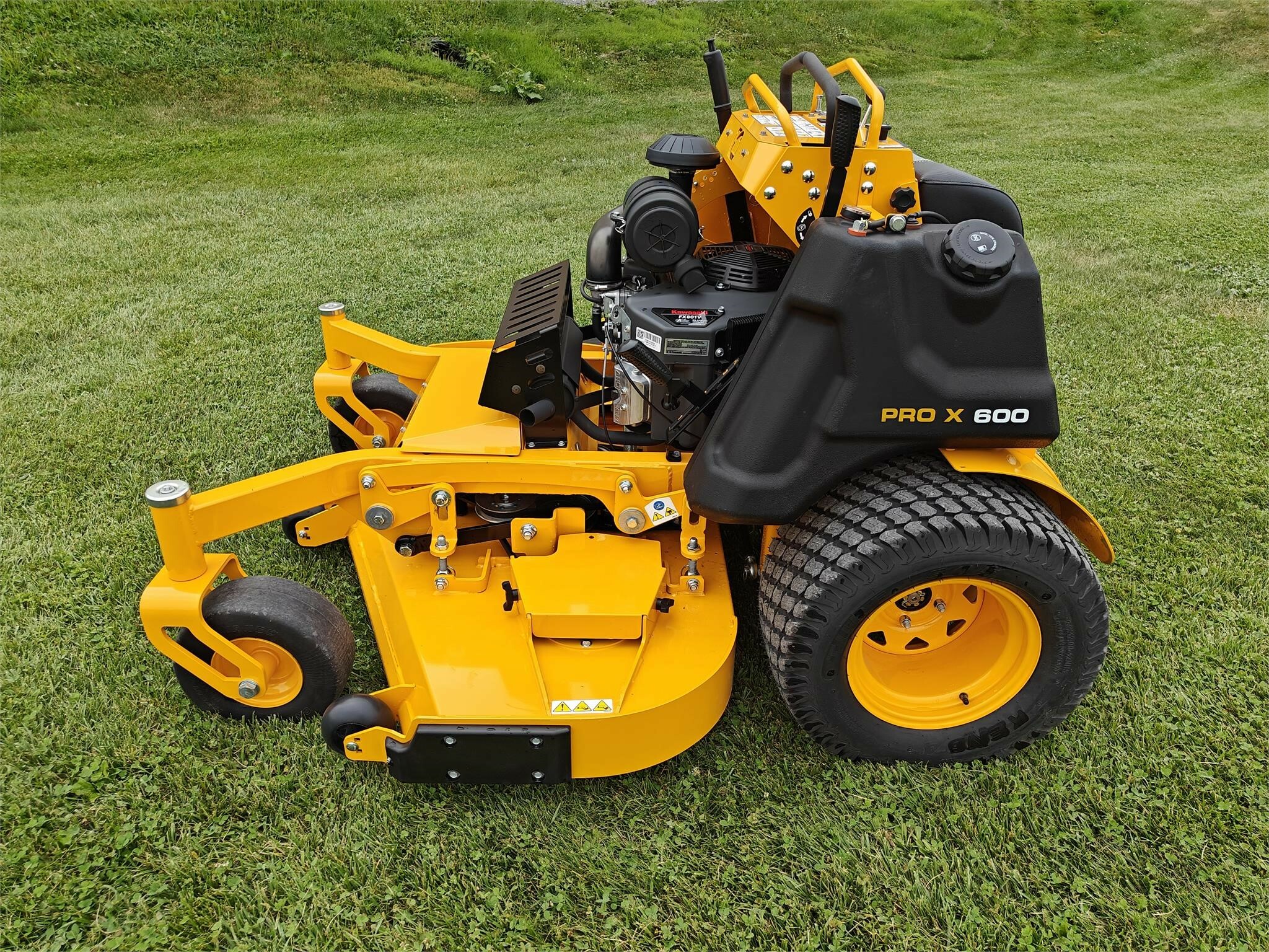 2023 Cub Cadet PRO X 660 Lawn Mower