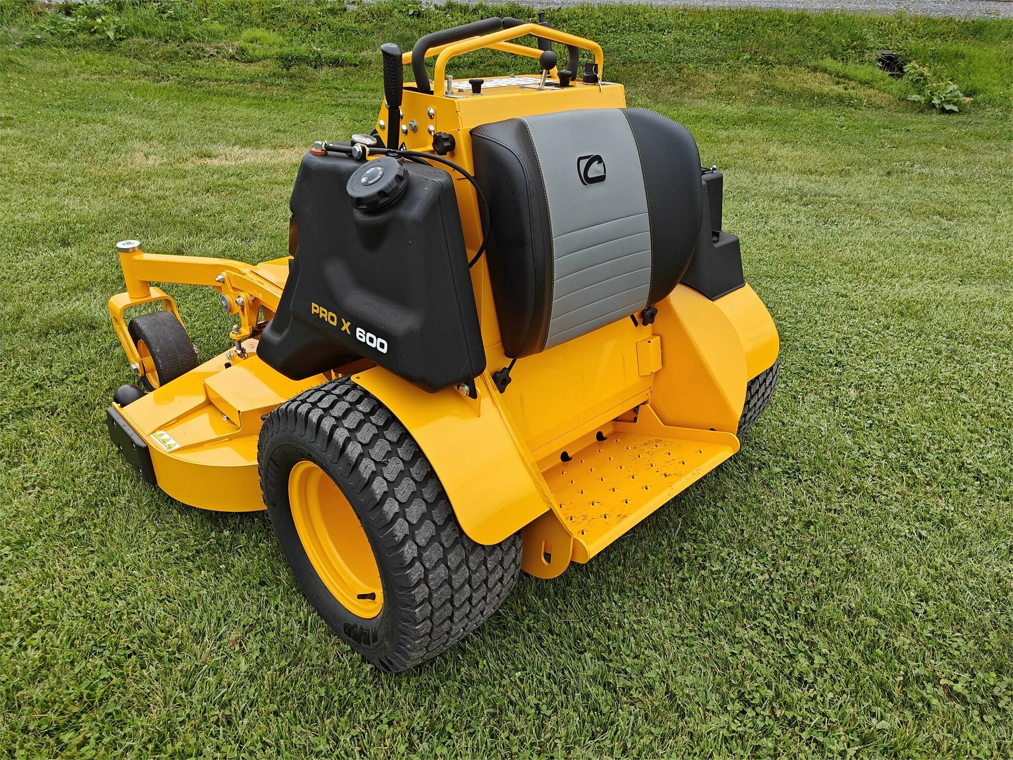 2023 Cub Cadet PRO X 660 Lawn Mower