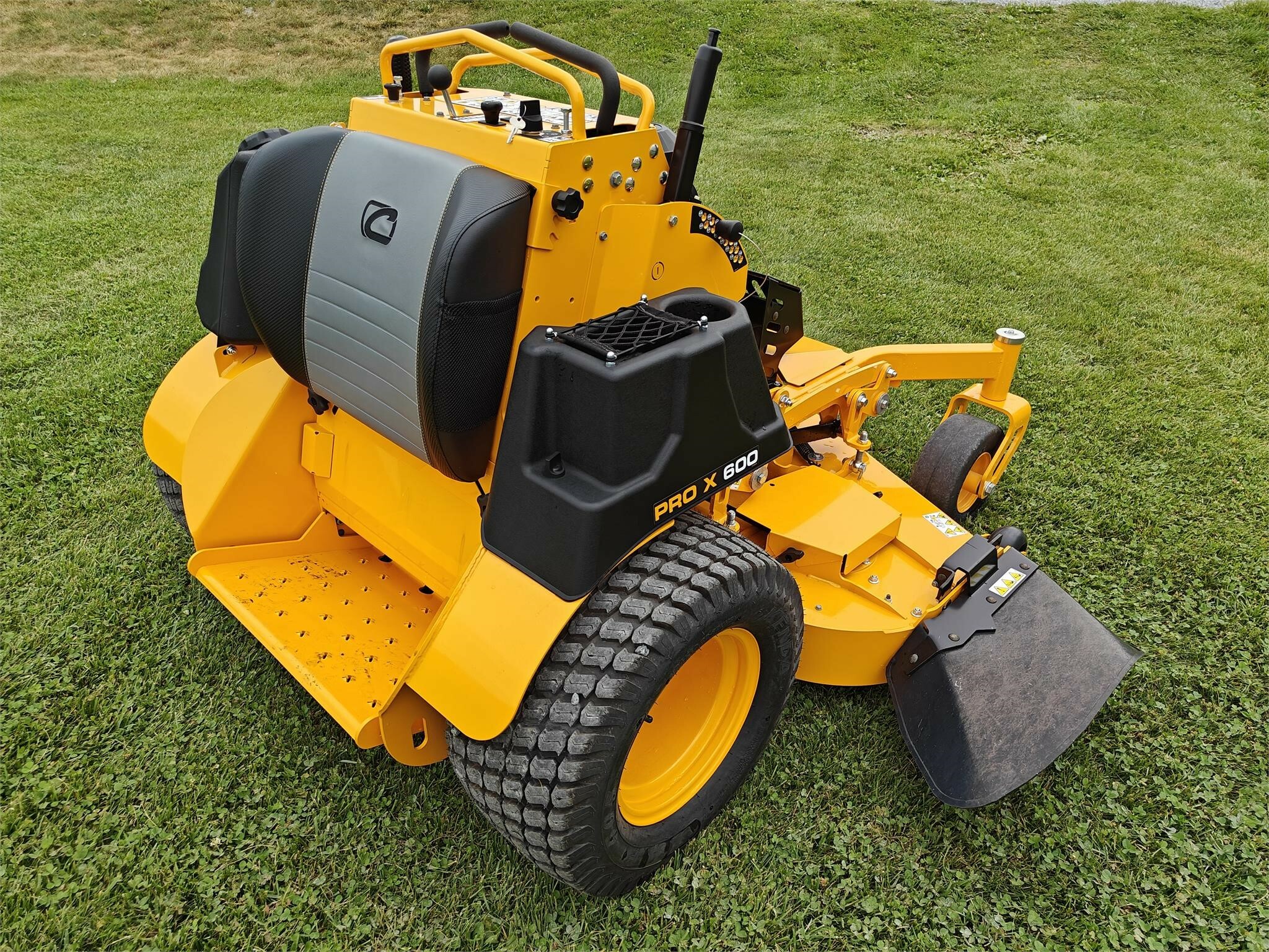 2023 Cub Cadet PRO X 660 Lawn Mower