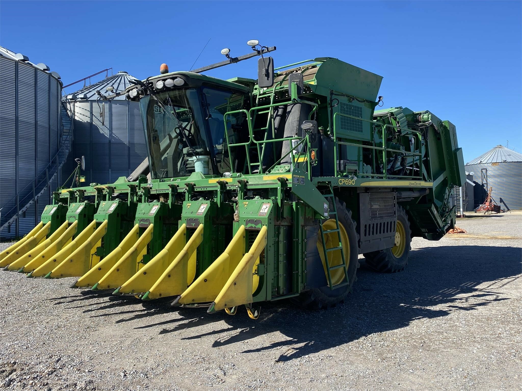 2018 John Deere CP690 Cotton Equipment