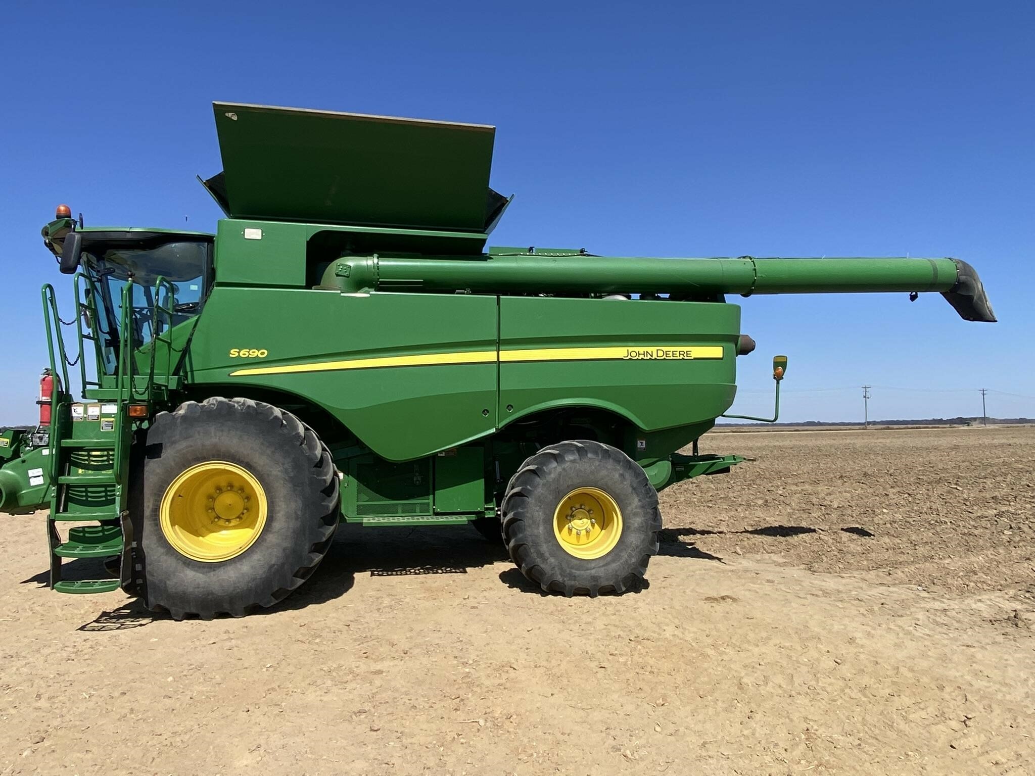 2014 John Deere S690 Combine