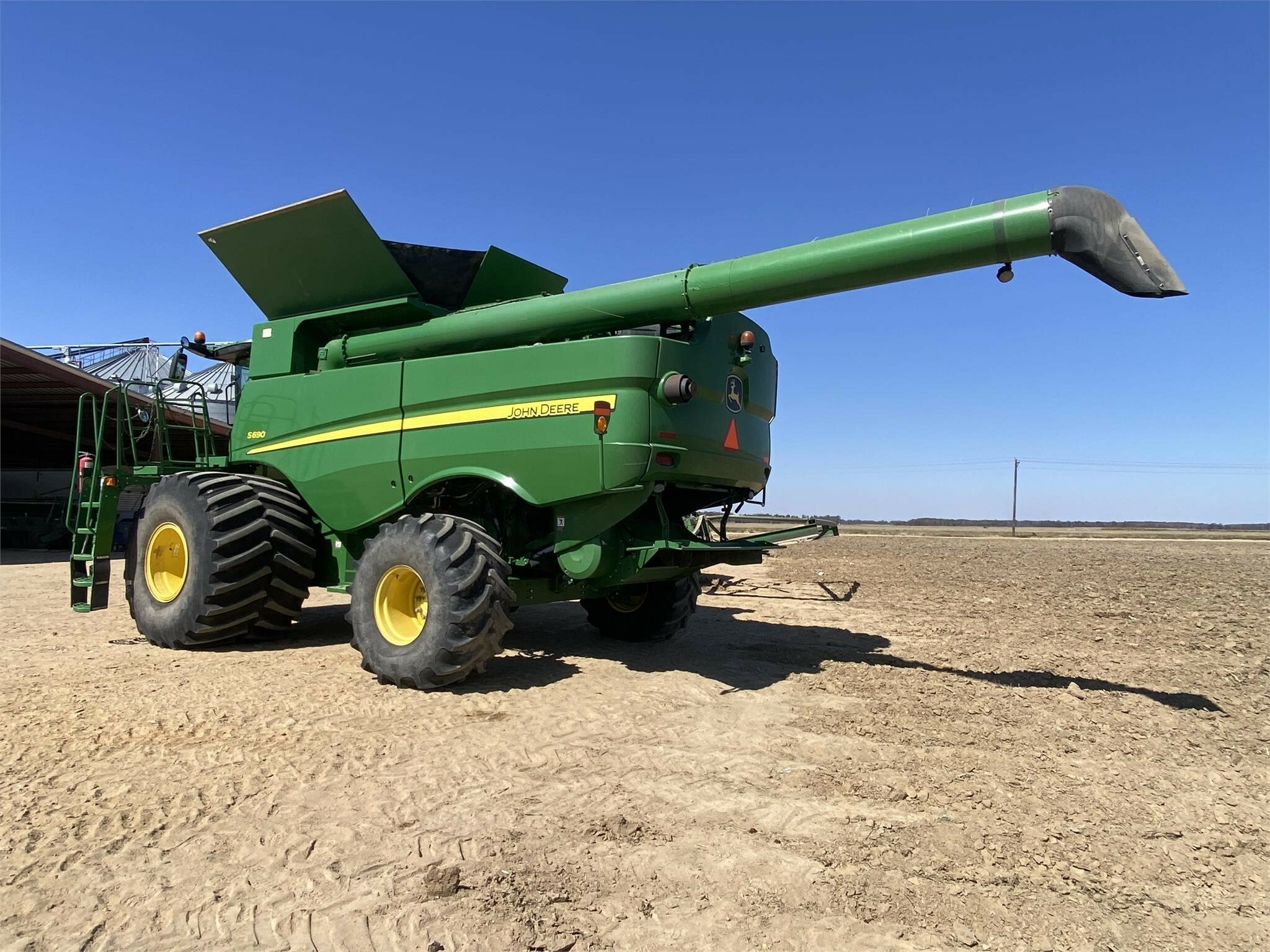 2014 John Deere S690 Combine