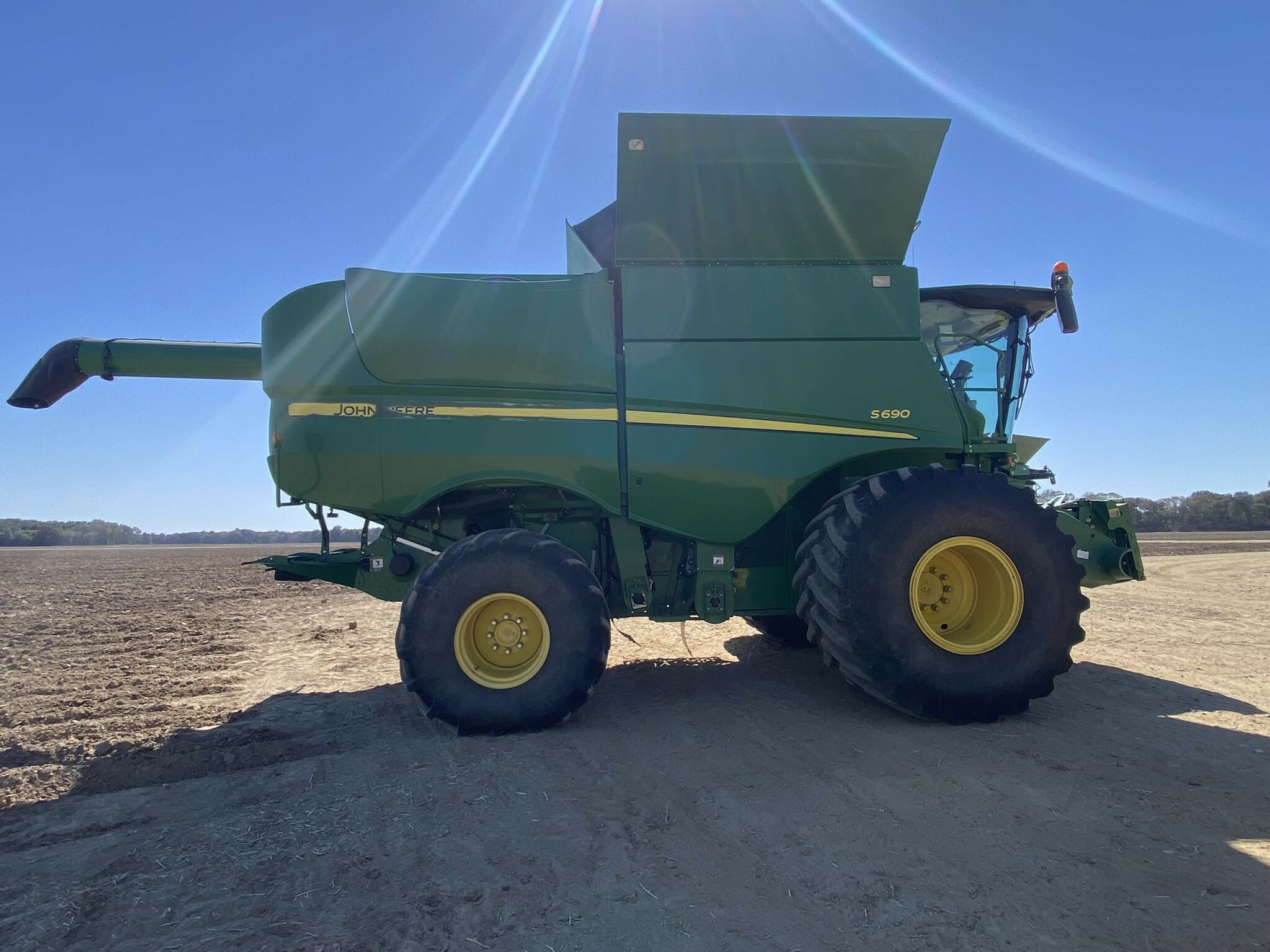 2014 John Deere S690 Combine