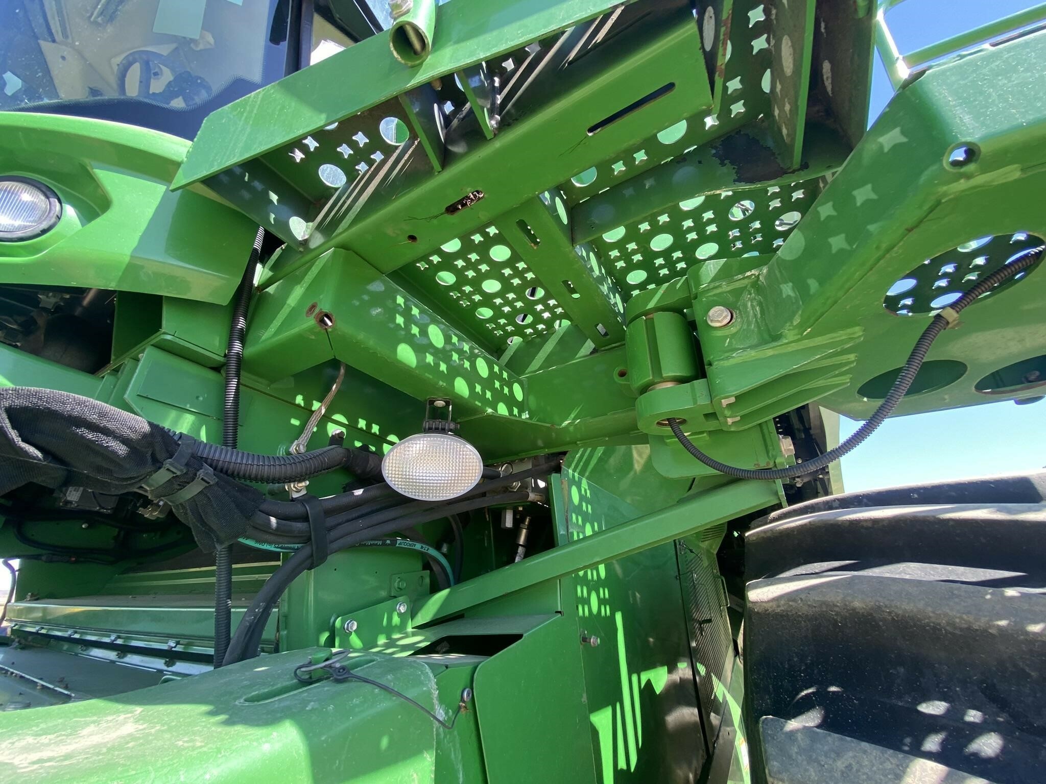 2014 John Deere S690 Combine