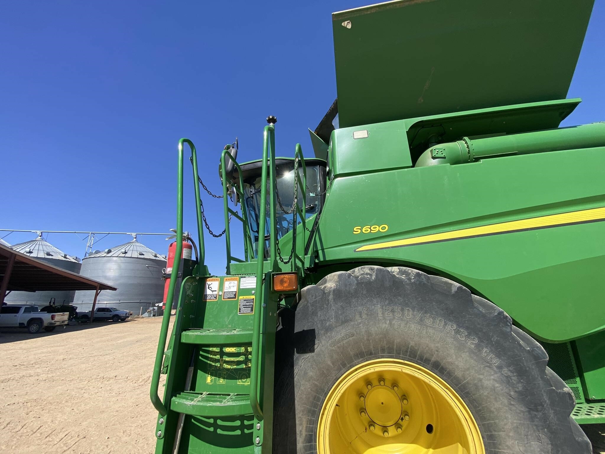 2014 John Deere S690 Combine