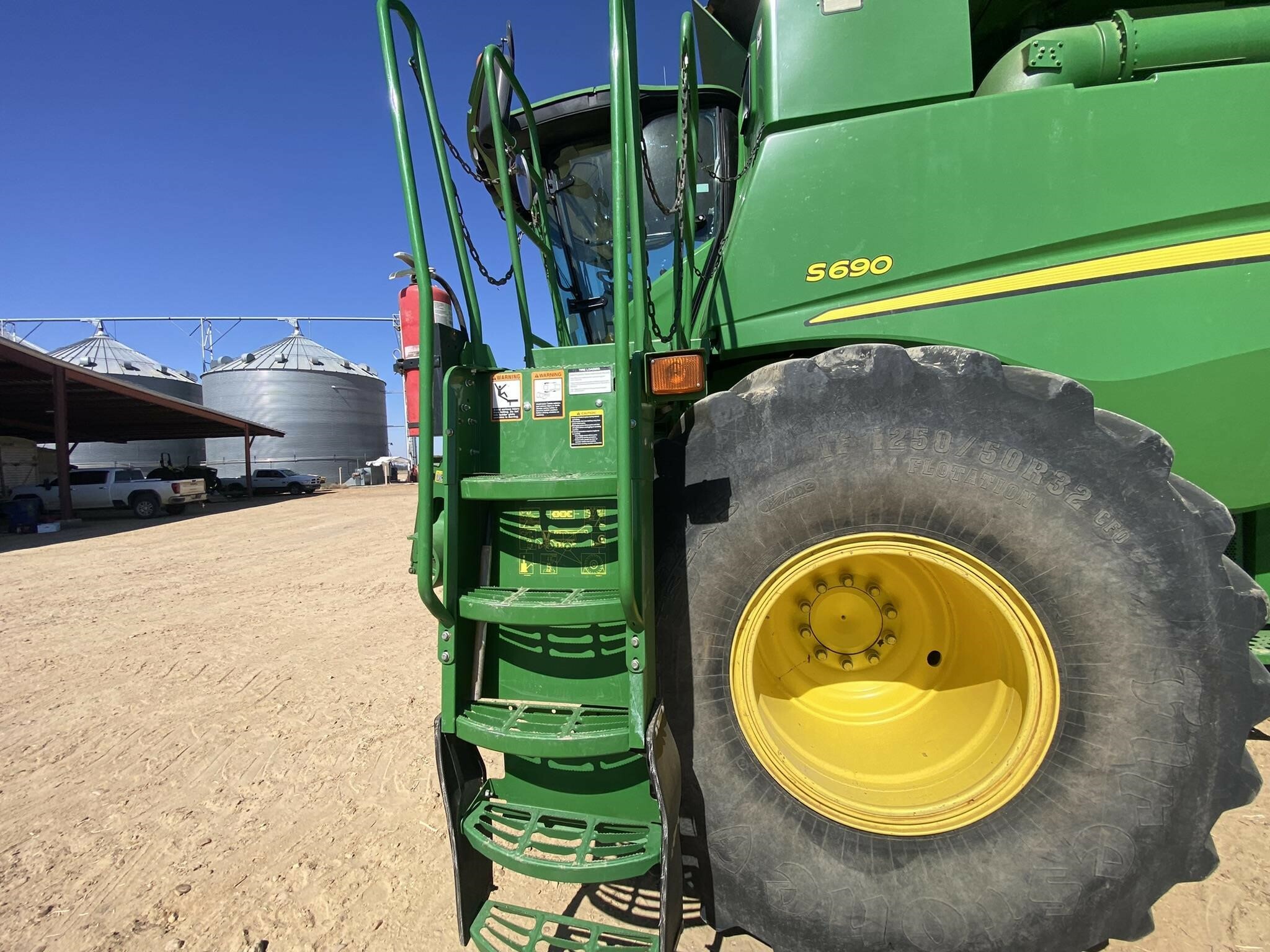 2014 John Deere S690 Combine