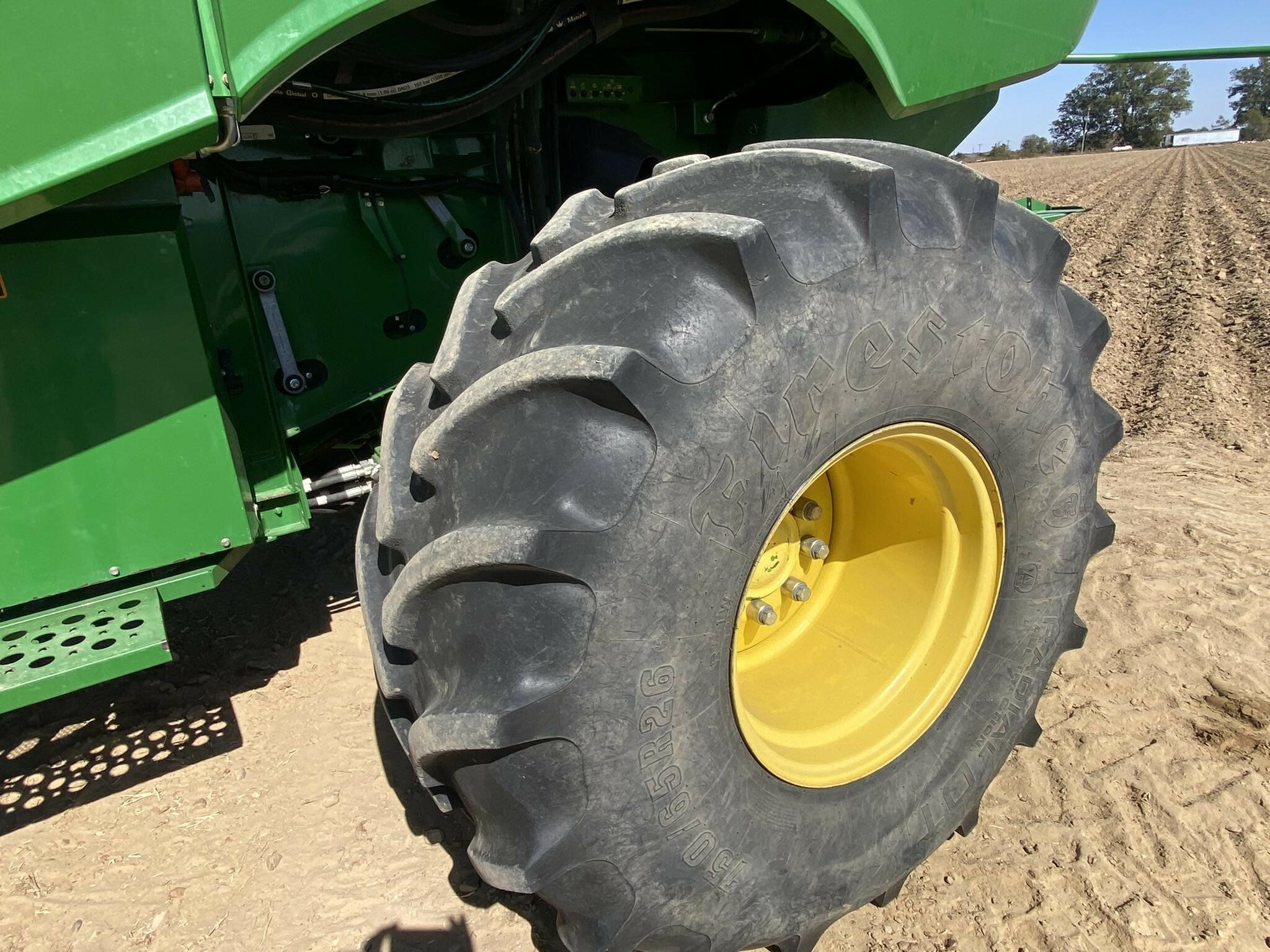 2014 John Deere S690 Combine