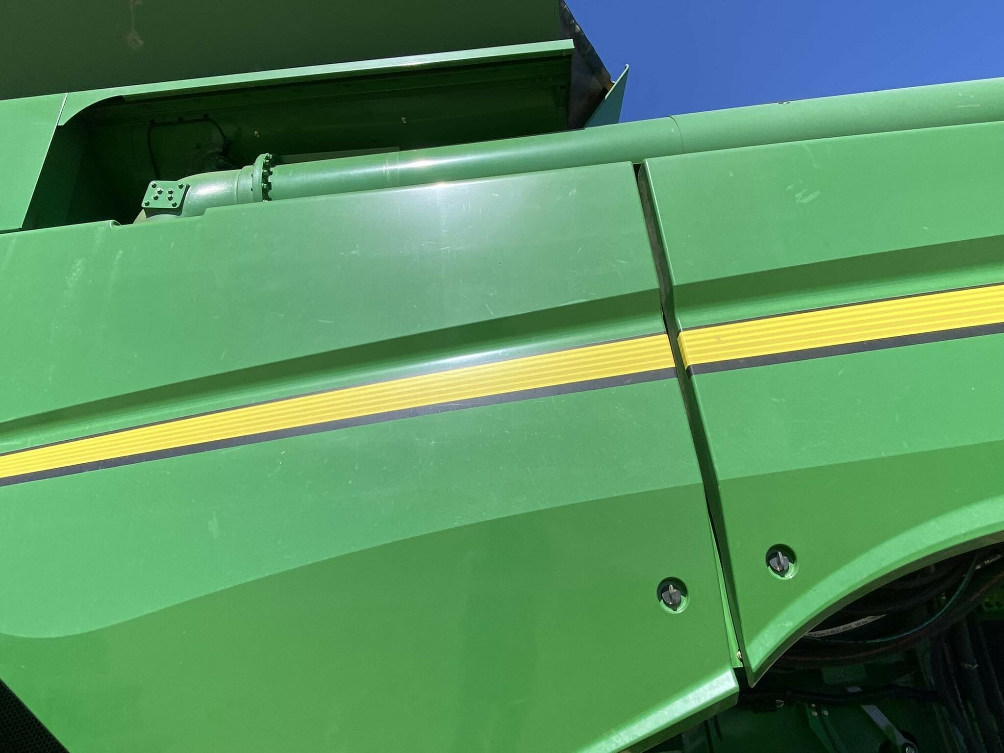 2014 John Deere S690 Combine