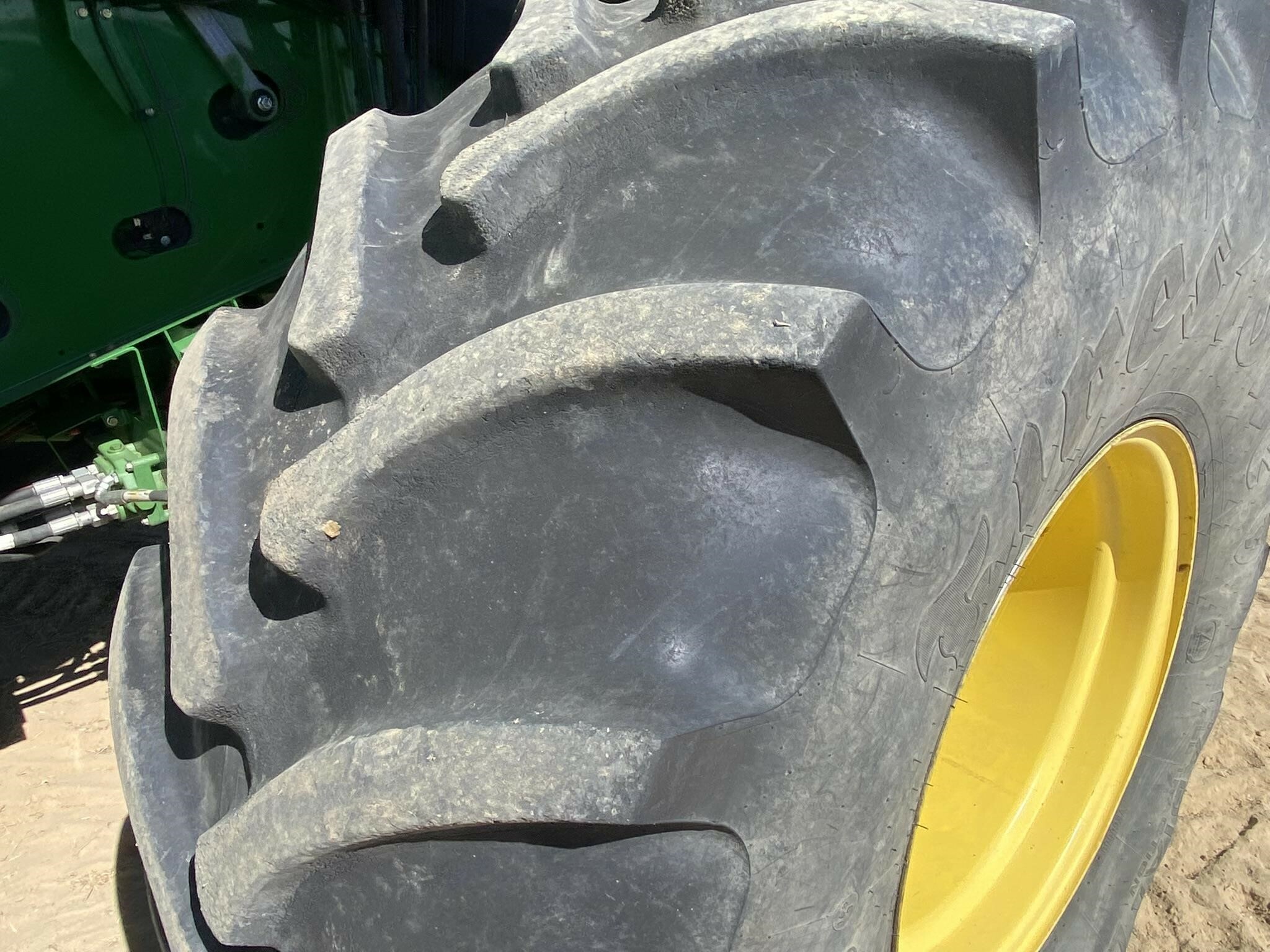 2014 John Deere S690 Combine